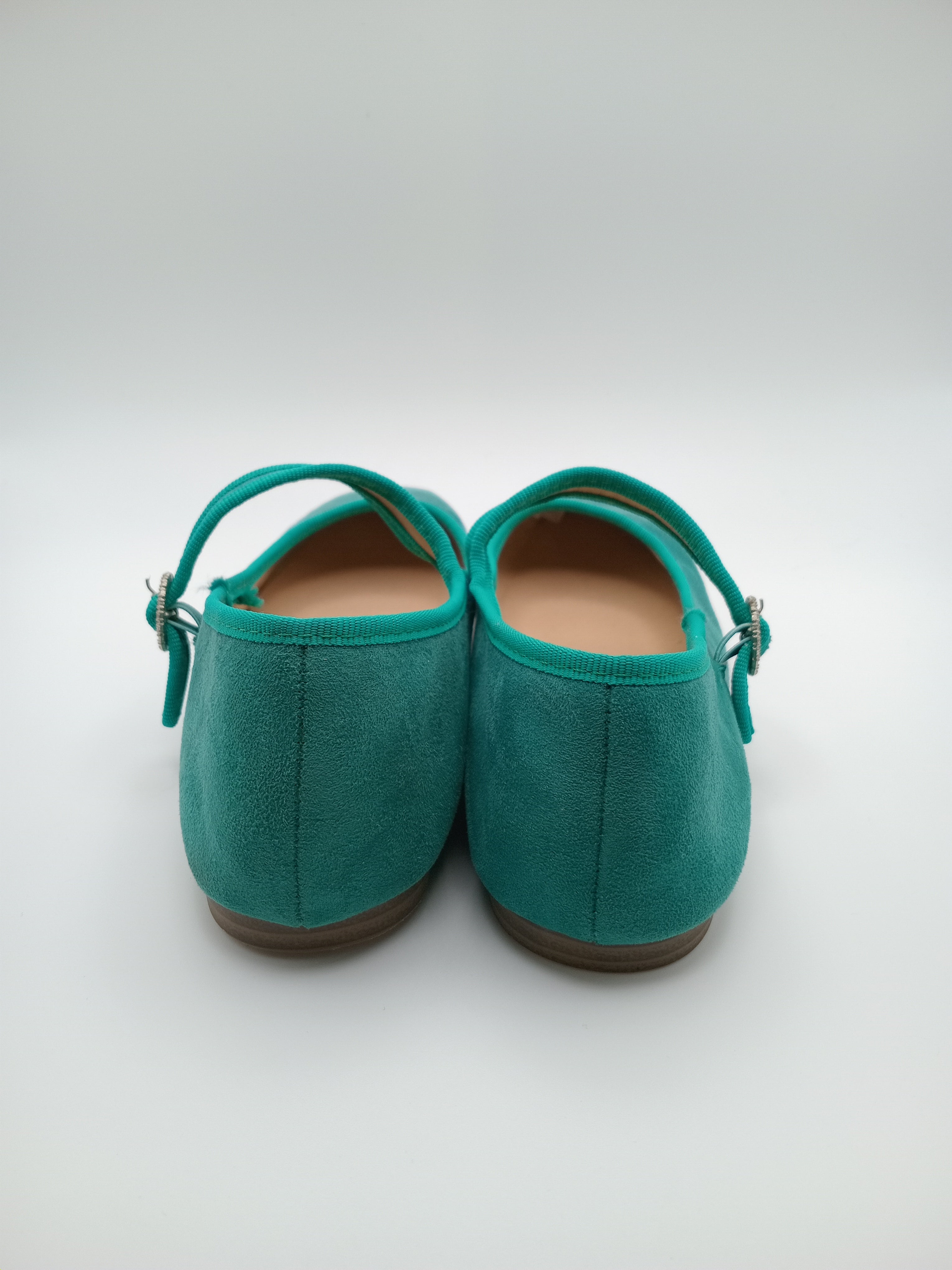 SABRINA MARY JANE CHICMUSE VERDE ÁGUA VELUDO FIVELA PEDRA BRILHO BICO QUADRADO