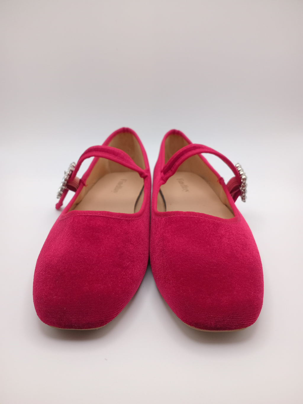 SABRINA MARY JANE FINDLAY VERMELHO VELUDO FIVELA QUADRADA PEDRAS BRILHO BICO QUADRADO