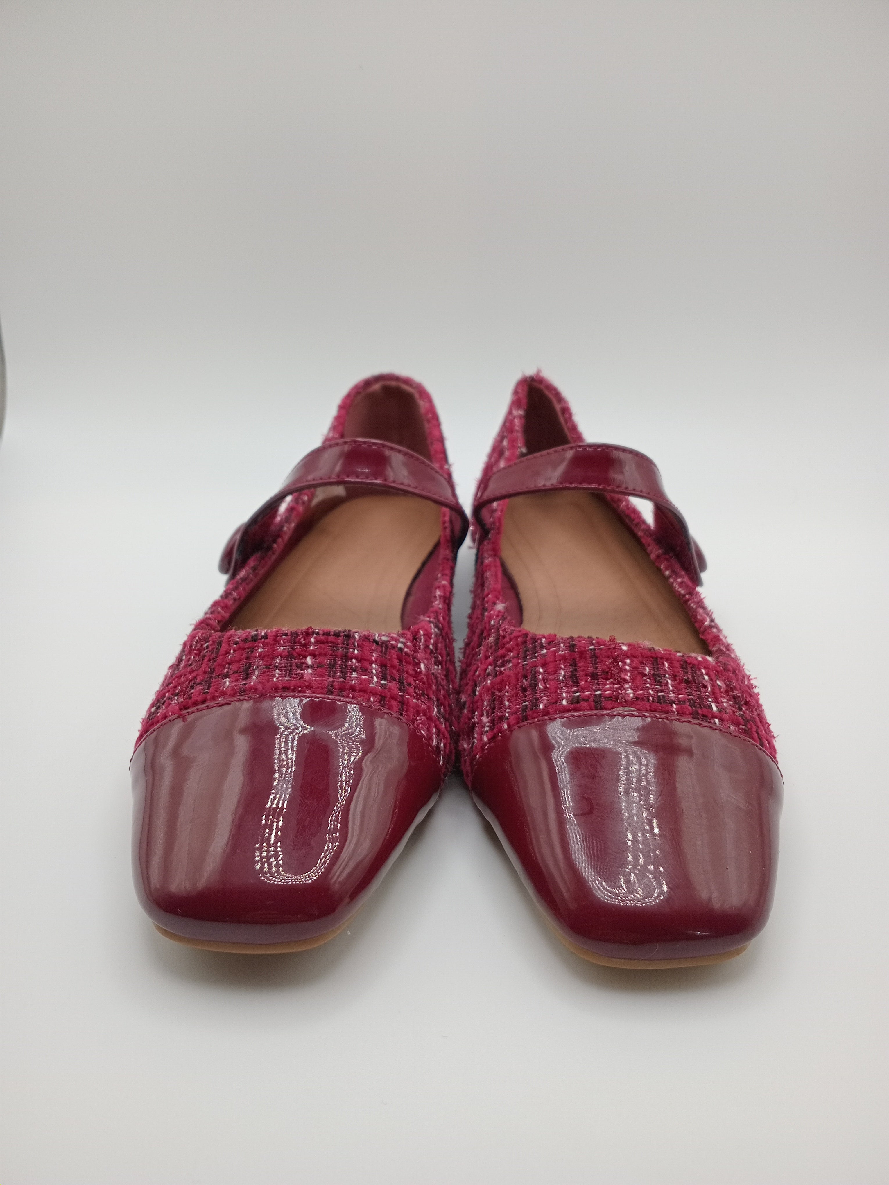 SABRINA MARY JANE BUONAROTTI VINHO TECIDO XADREZ FECHO VELCRO BICO QUADRADO