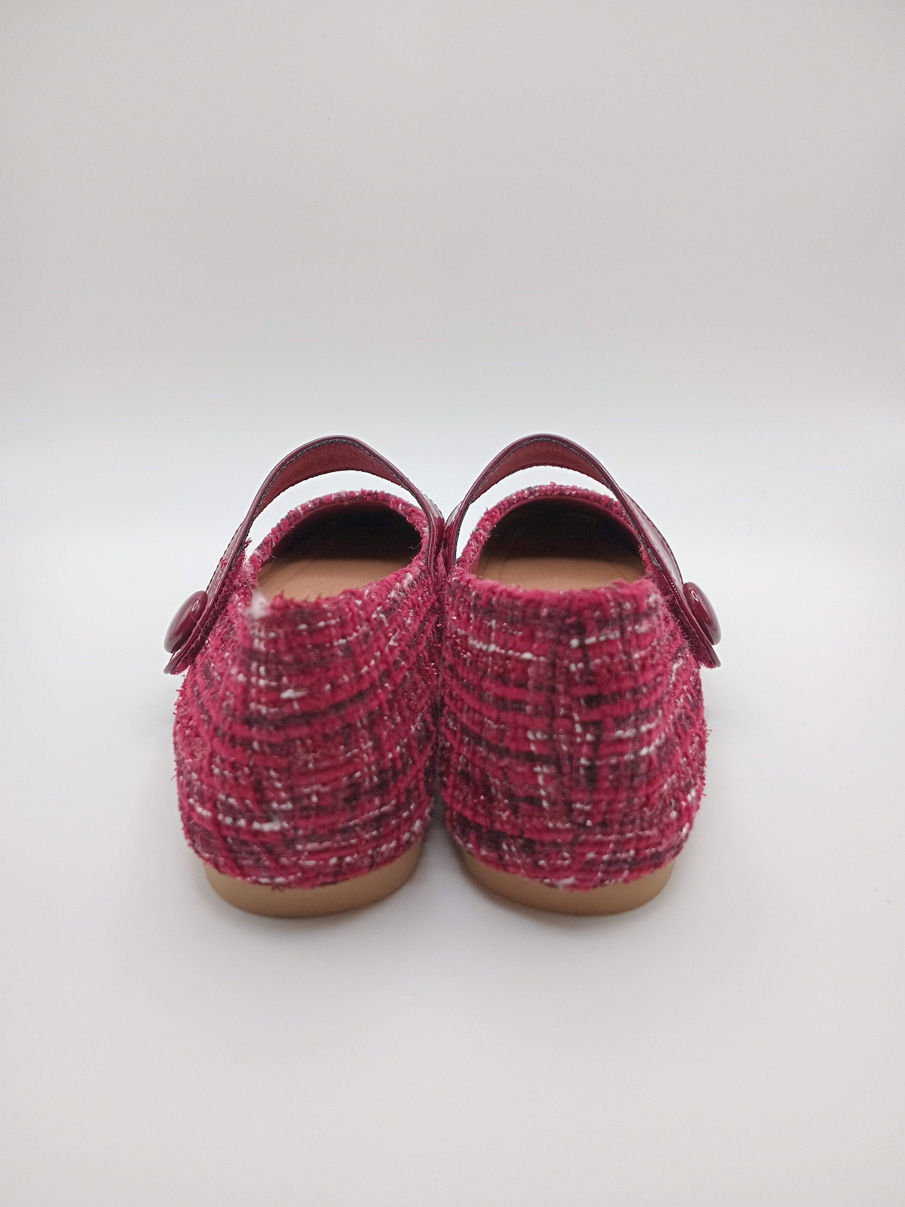 Sapatilhas Mary Jane Buonarotti em Tweed Bordeaux; Sabrinas de Bico Quadrado com Detalhe em Verniz; Calçado Elegante e Confortável com Tira Ajustável; Sapatos Rasos Modernos para Outono e Inverno