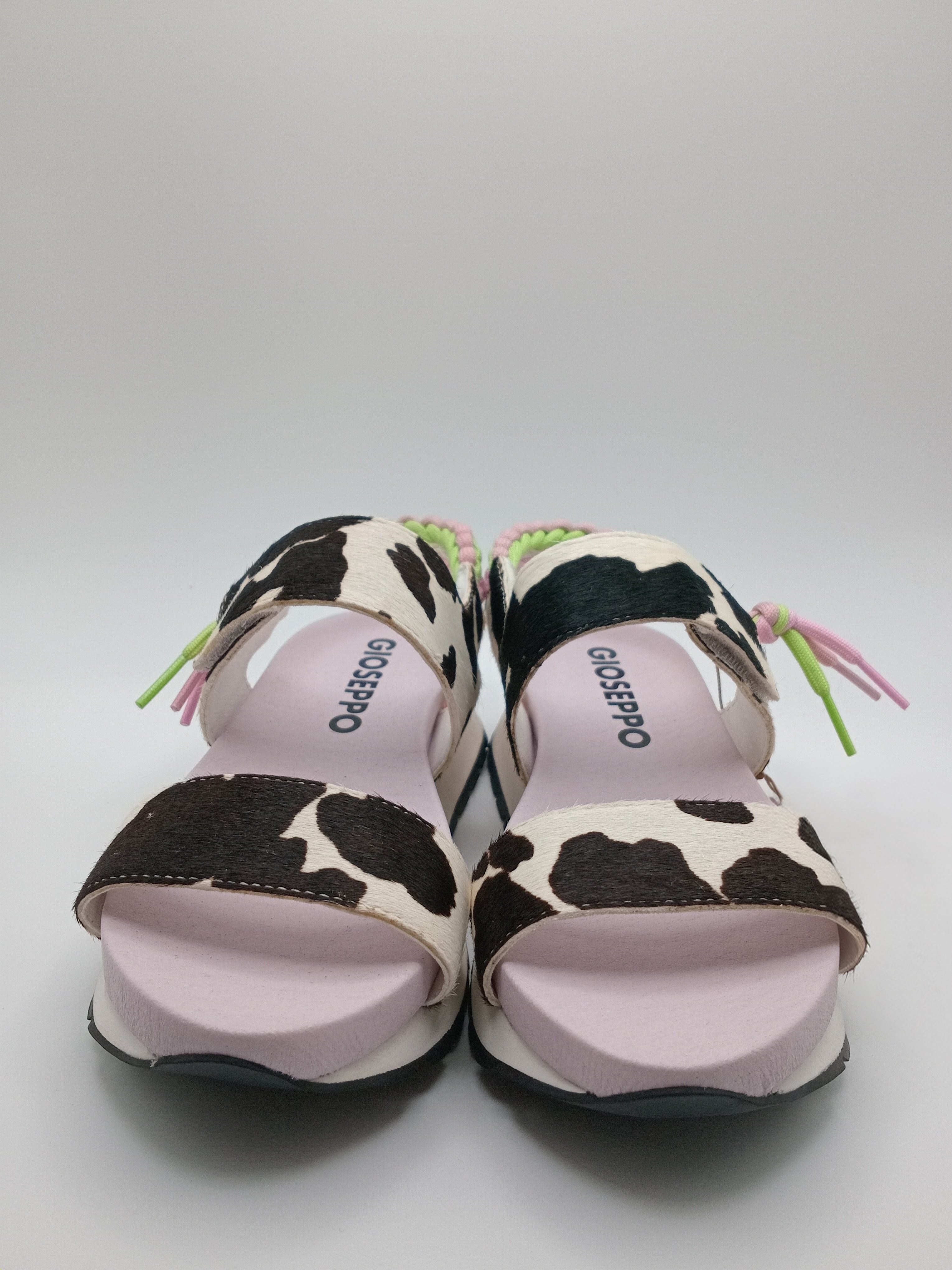 Sandálias Gioseppo Mulher com Padrão Animal Cow Print e Plataforma; Sandálias Desportivas Confortáveis com Velcro e Detalhes Coloridos Neon