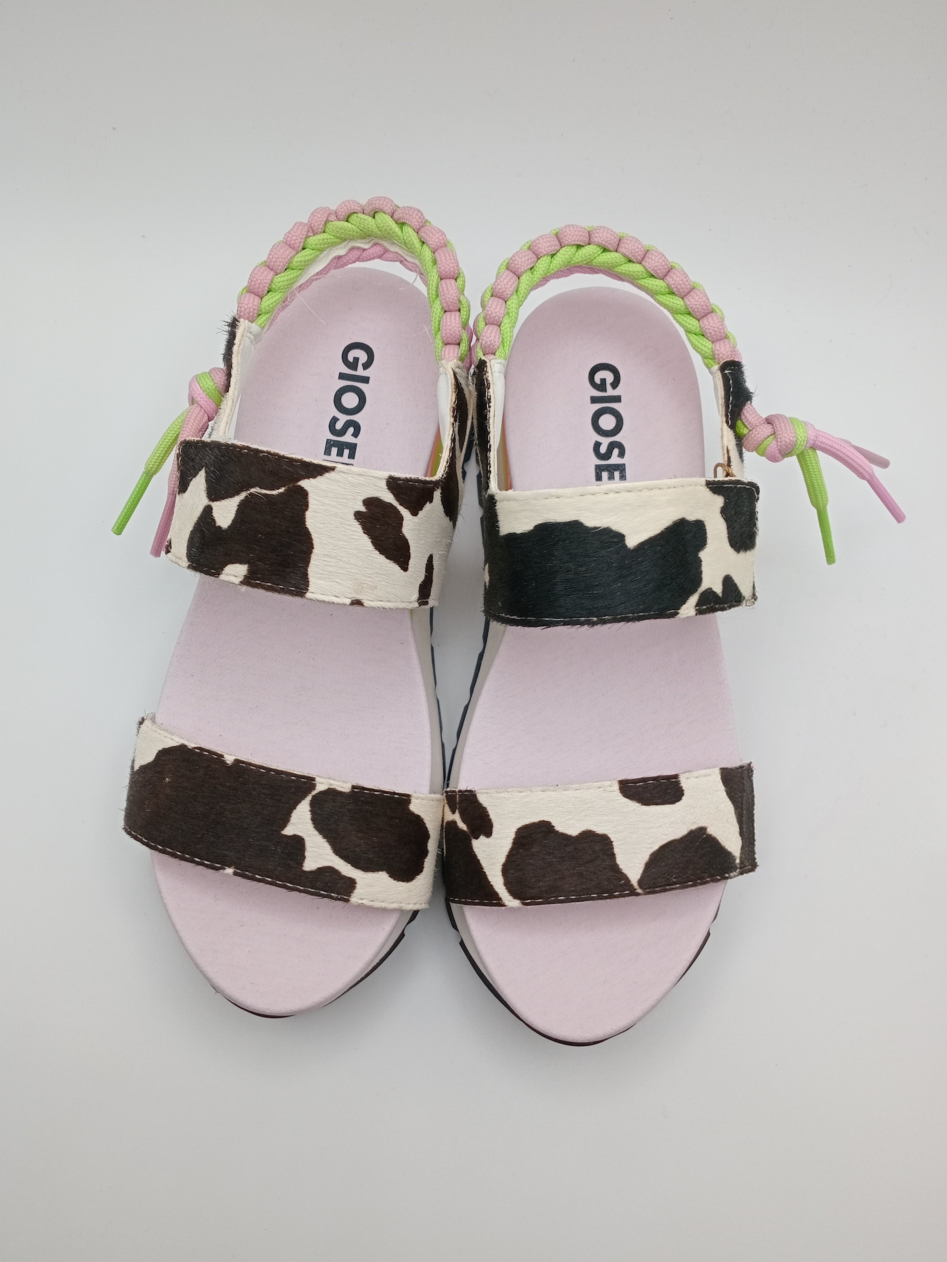 Sandálias Gioseppo Mulher com Padrão Animal Cow Print e Plataforma; Sandálias Desportivas Confortáveis com Velcro e Detalhes Coloridos Neon