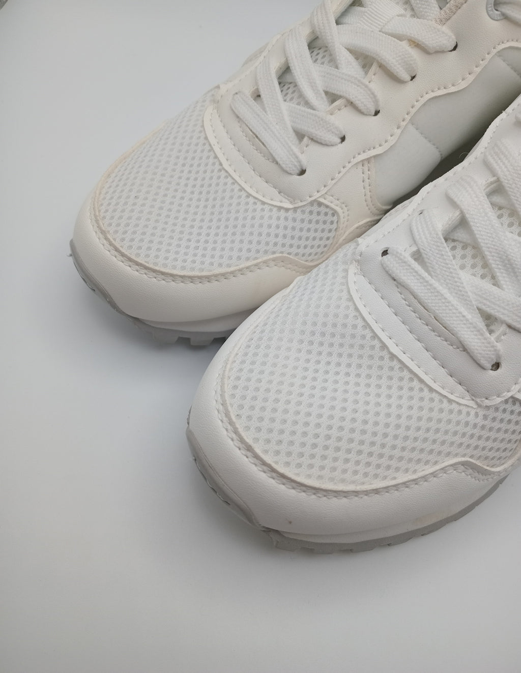 TÊNIS XTI BRANCO TECIDO SPORT SOLA ANTIDERRAPANTE CINZA