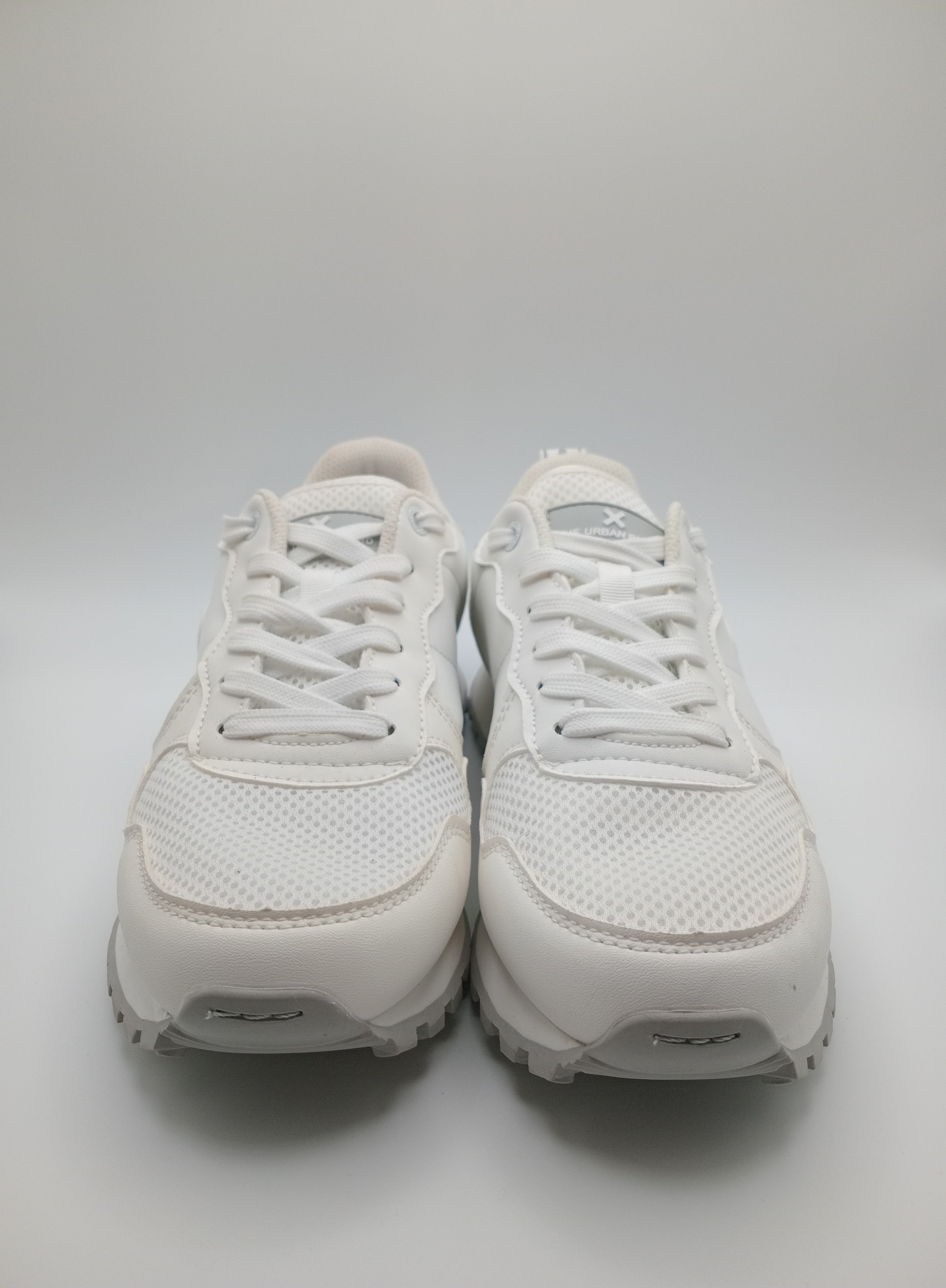 TÊNIS XTI BRANCO TECIDO SPORT SOLA ANTIDERRAPANTE CINZA