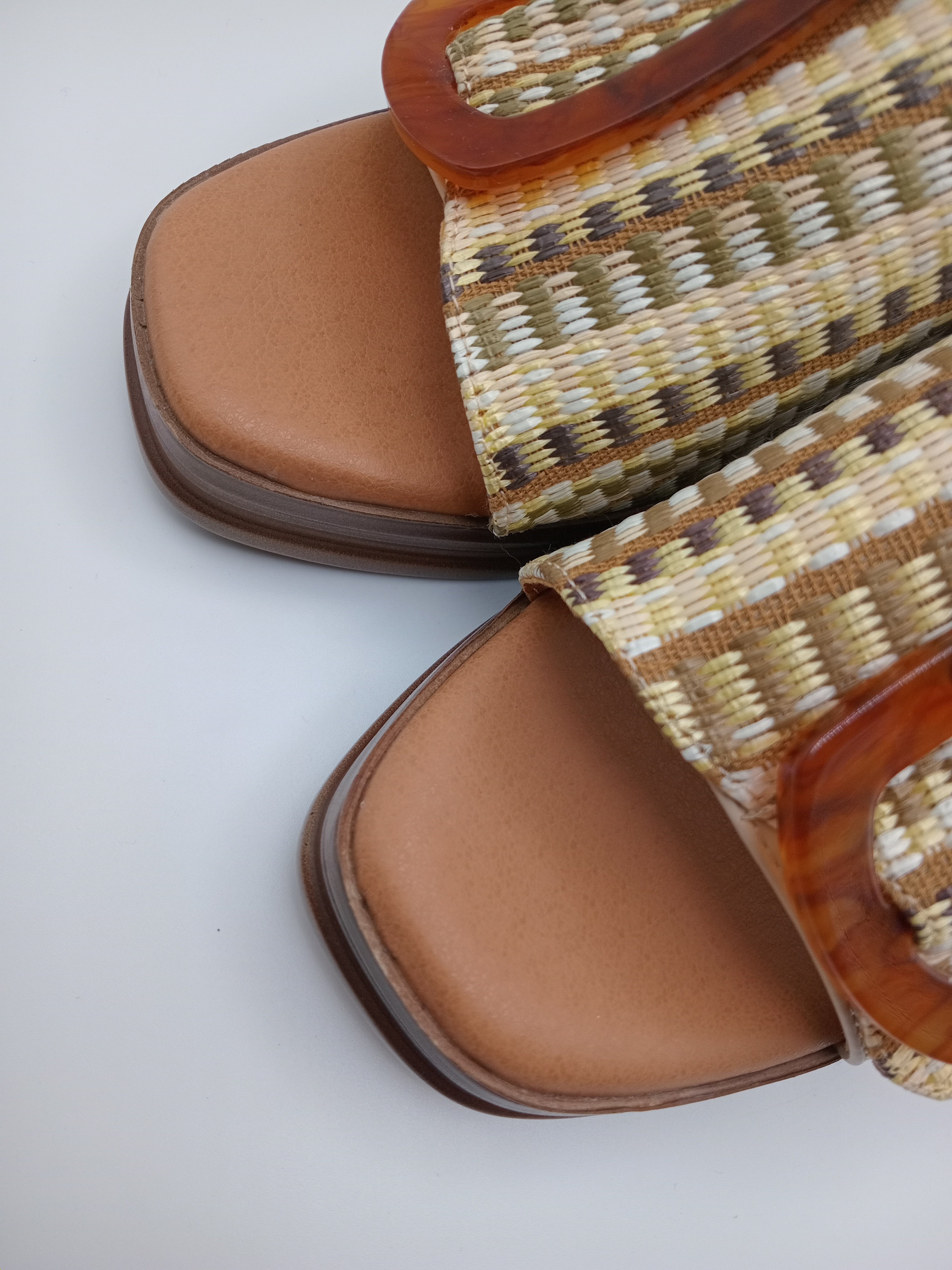 SALTO SANDÁLIA REFRESH CASTANHO FIVELA MACRAME ENTRELACE