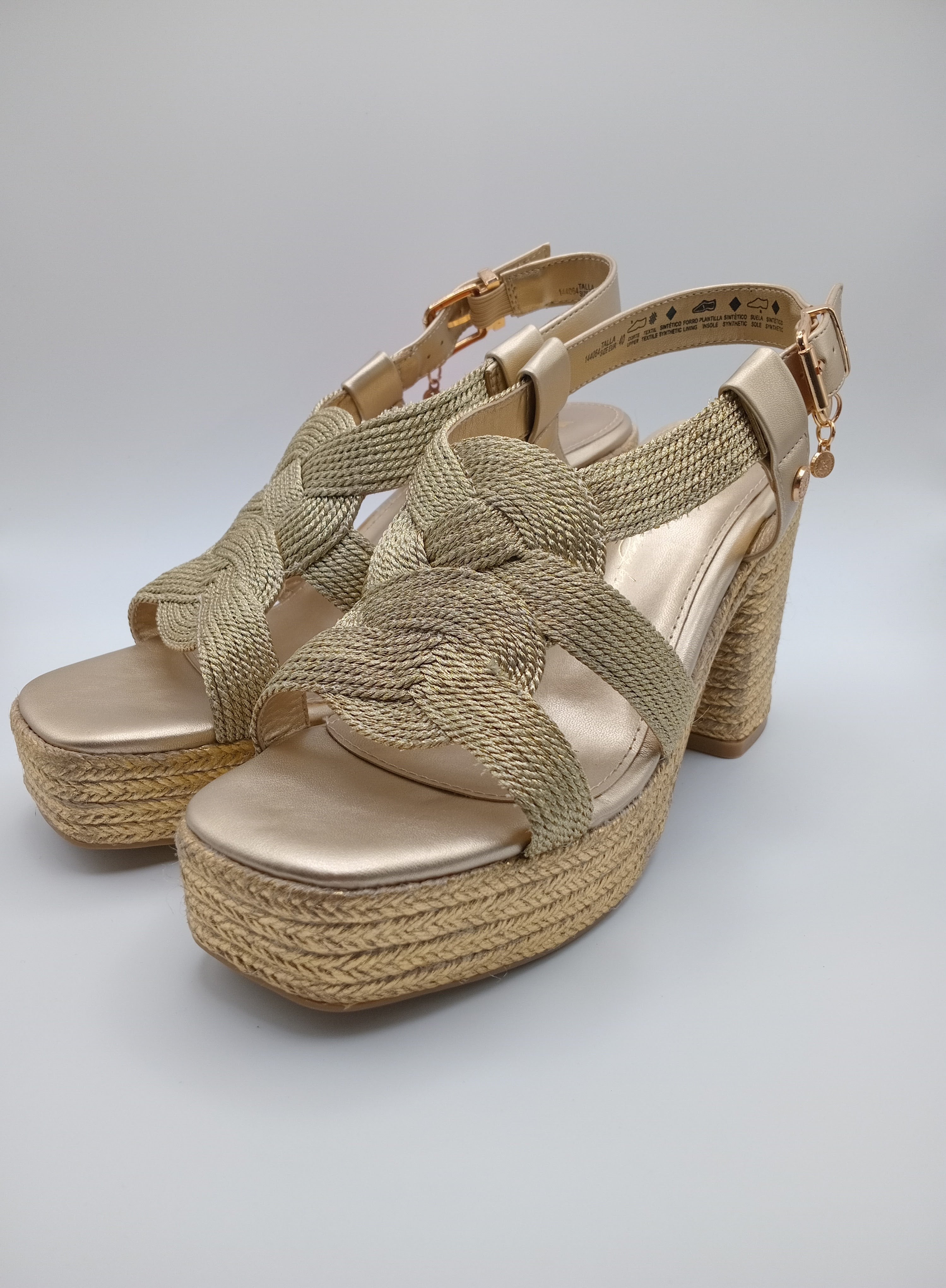 Sandália de Cunha Xti com Plataforma em Esparto; Calçado Feminino de Salto Alto com Tiras Entrançadas em Dourado; Sapatos de Verão Elegantes e Confortáveis para Mulher