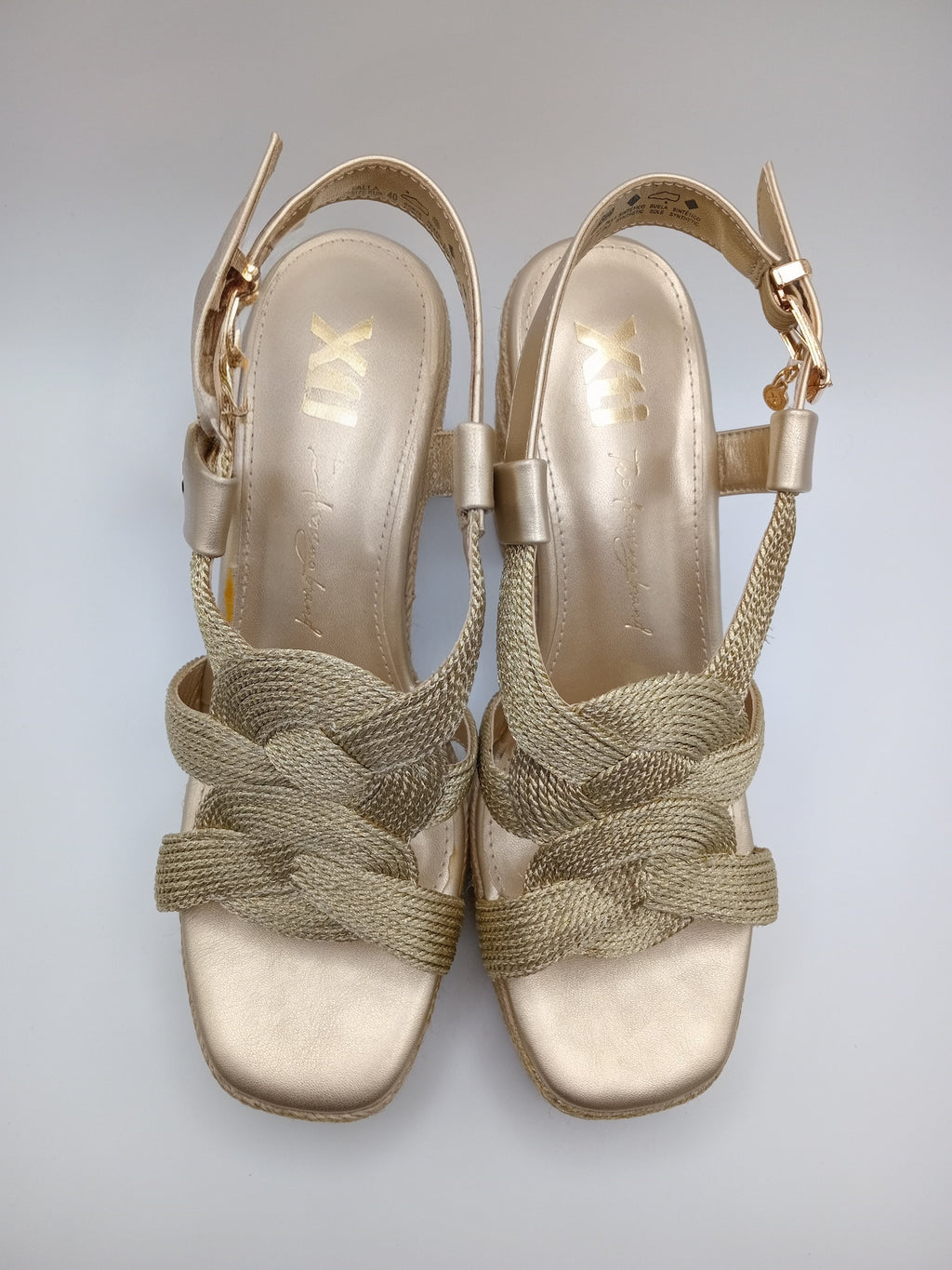Sandália de Cunha Xti com Plataforma em Esparto; Calçado Feminino de Salto Alto com Tiras Entrançadas em Dourado; Sapatos de Verão Elegantes e Confortáveis para Mulher