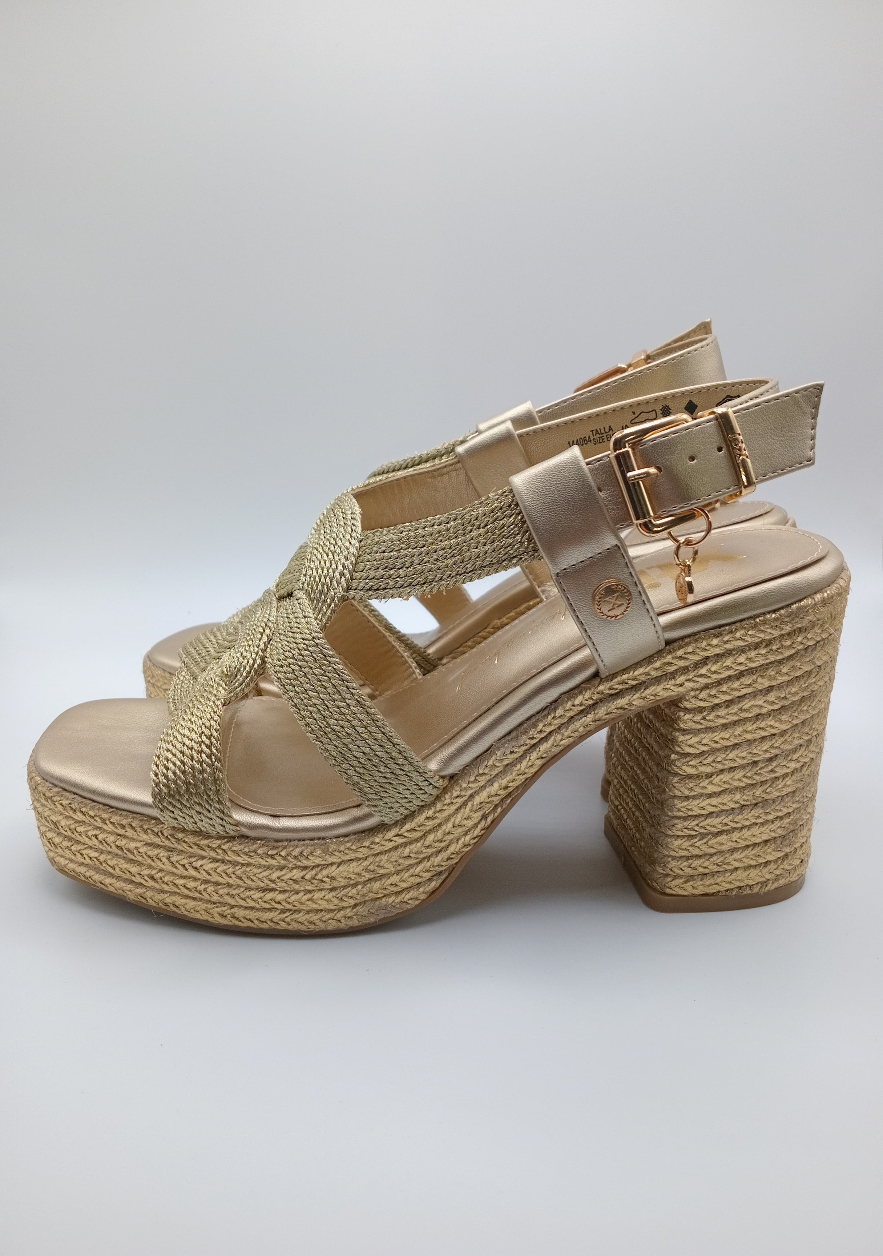 Sandália de Cunha Xti com Plataforma em Esparto; Calçado Feminino de Salto Alto com Tiras Entrançadas em Dourado; Sapatos de Verão Elegantes e Confortáveis para Mulher