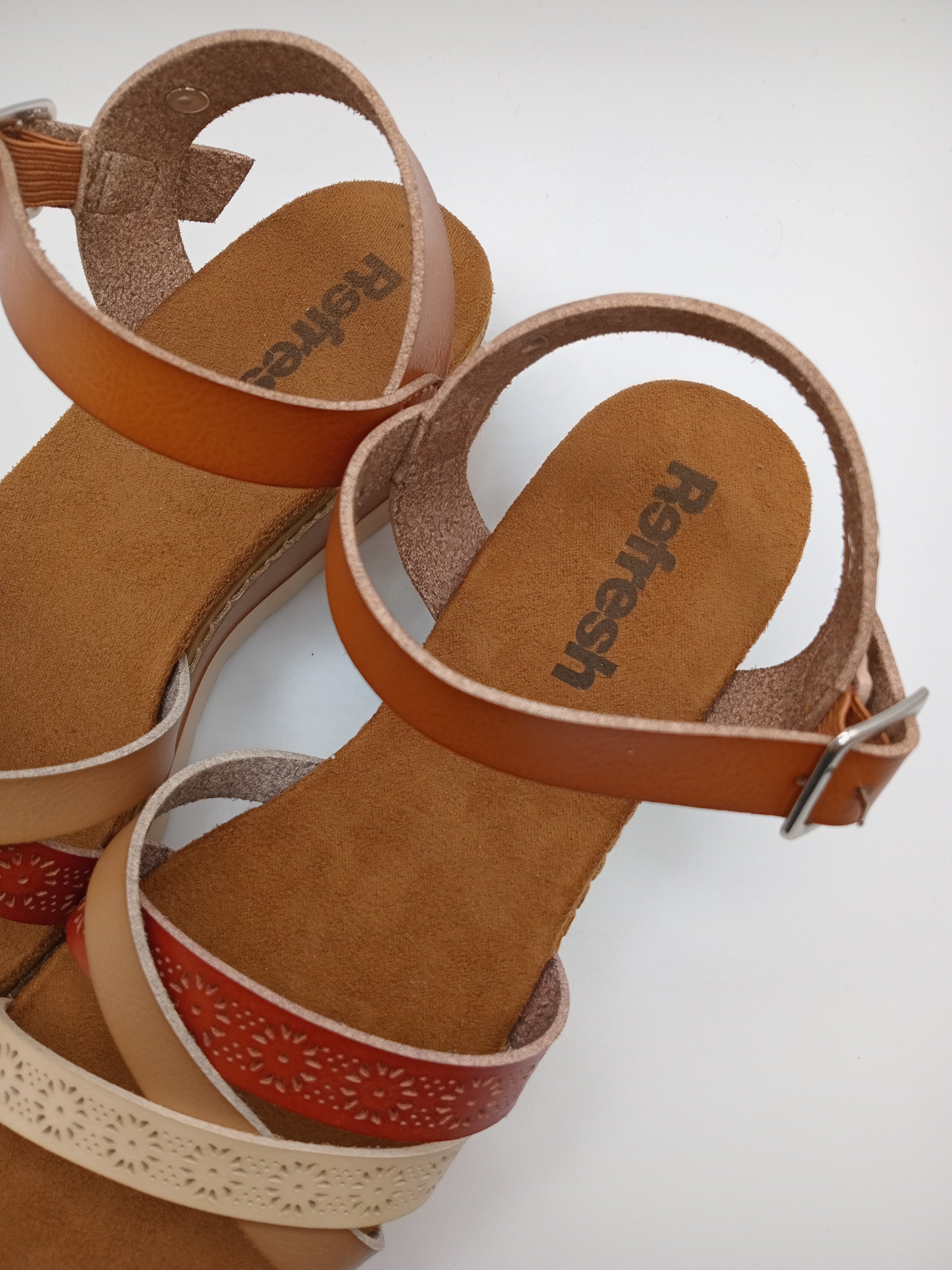 SALTO CUNHA REFRESH CASTANHO TIRAS VERMELHO BEGE