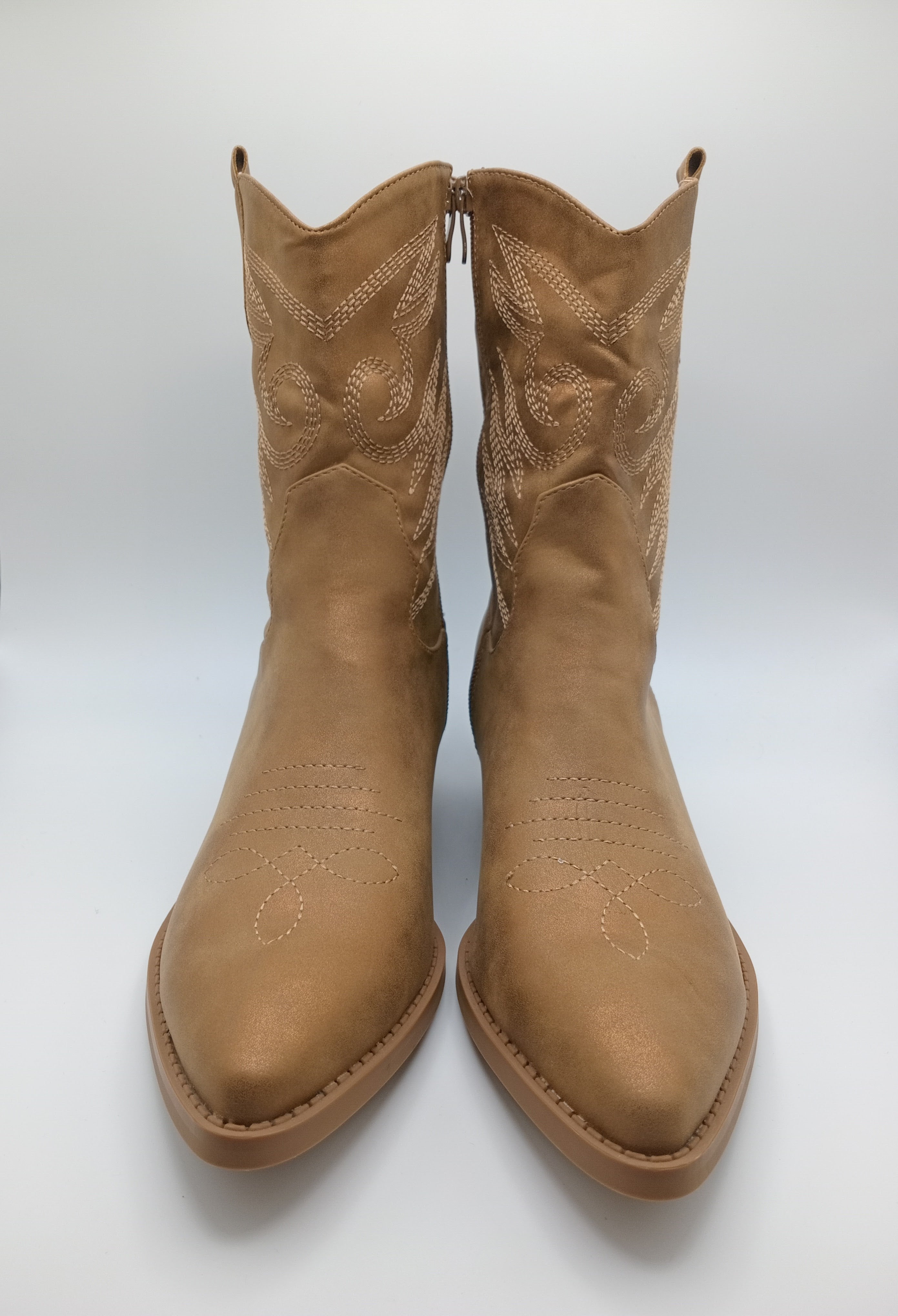 BOTA COWGIRL FINDLAY DOURADO ECO PELE BORDADO BICUDO ZIPER