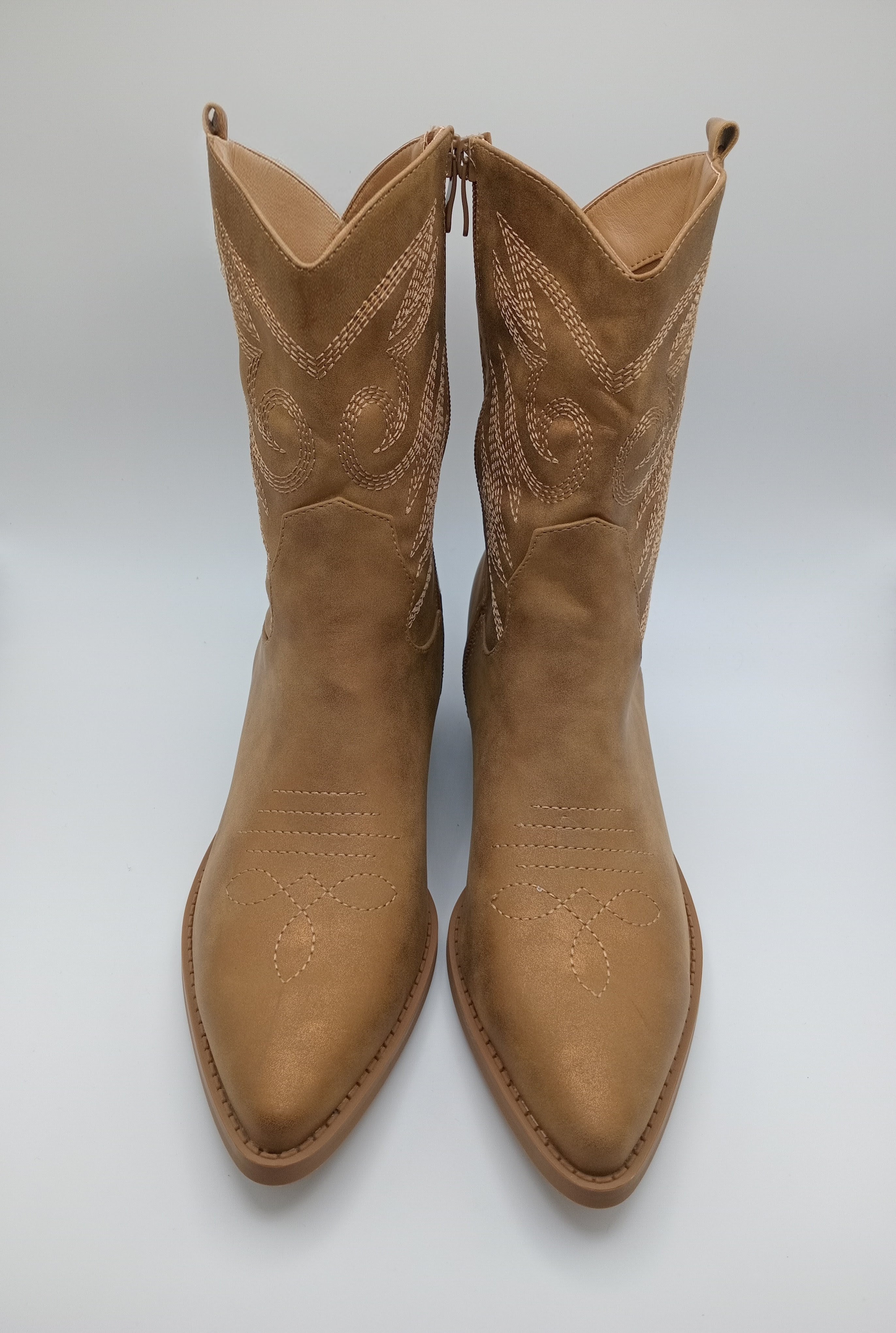 BOTA COWGIRL FINDLAY DOURADO ECO PELE BORDADO BICUDO ZIPER