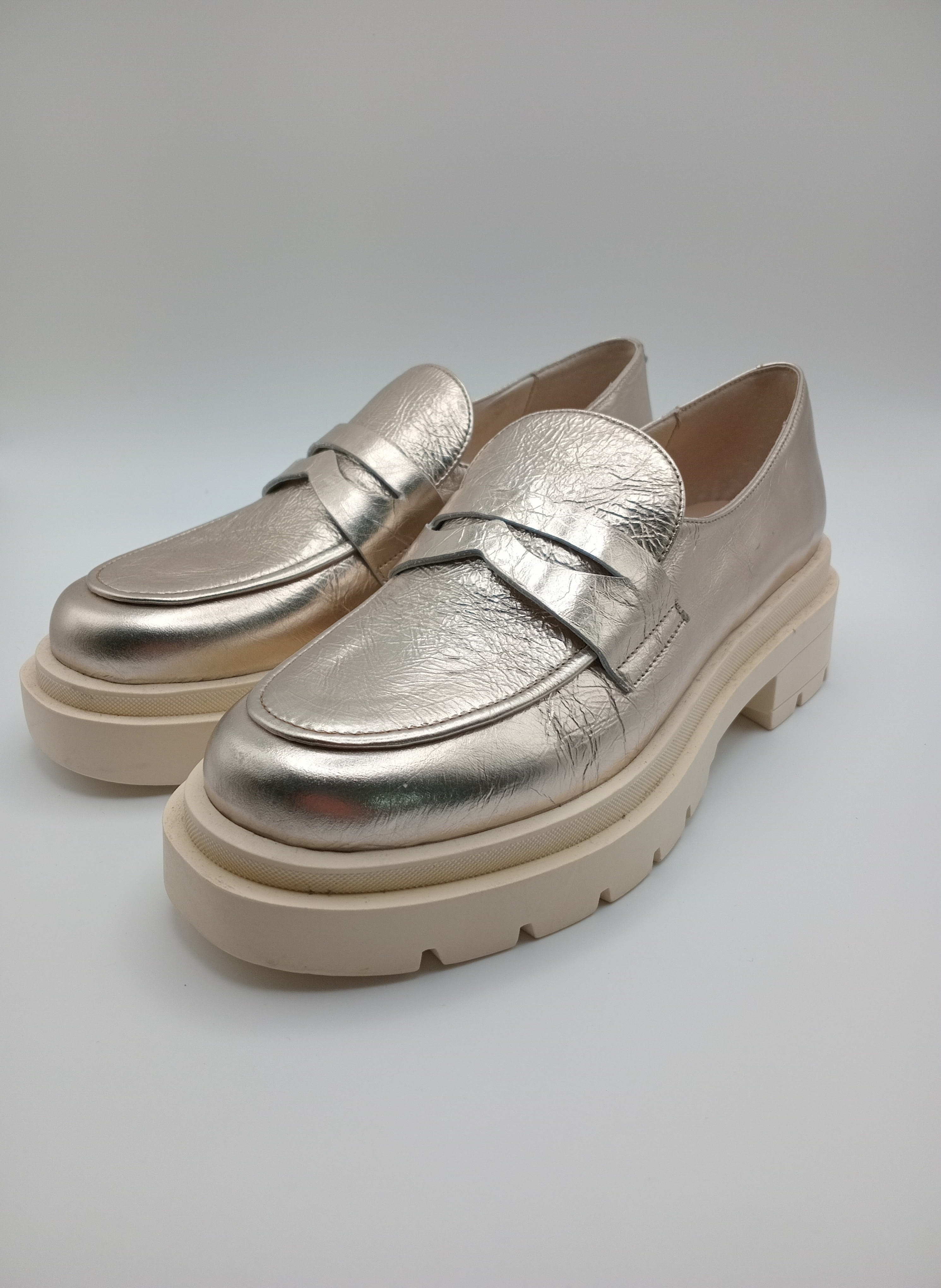 MOCASSIM TRATORADO IN•NOVE NUDE ROSE COURO ACETINADO