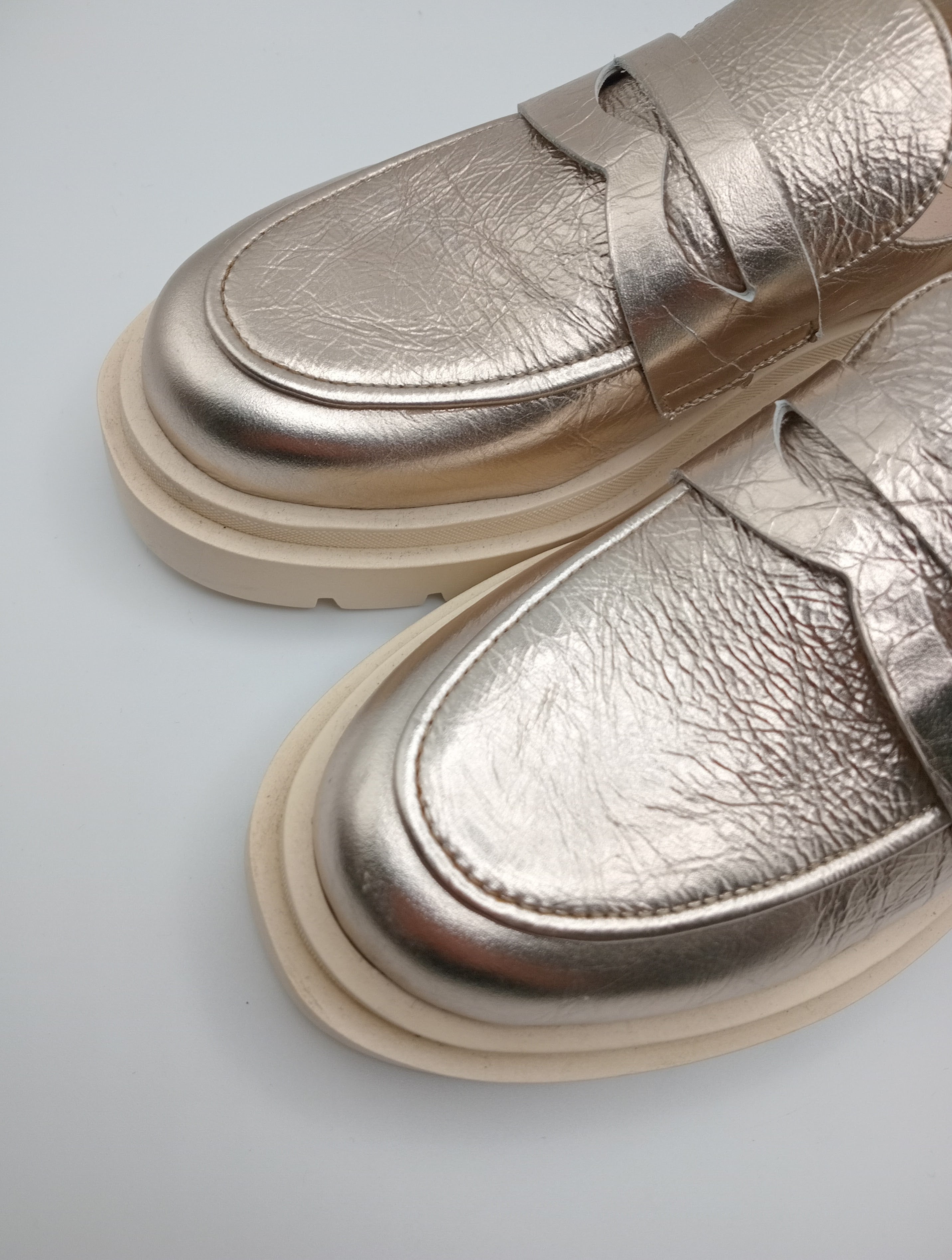 MOCASSIM TRATORADO IN•NOVE NUDE ROSE COURO ACETINADO