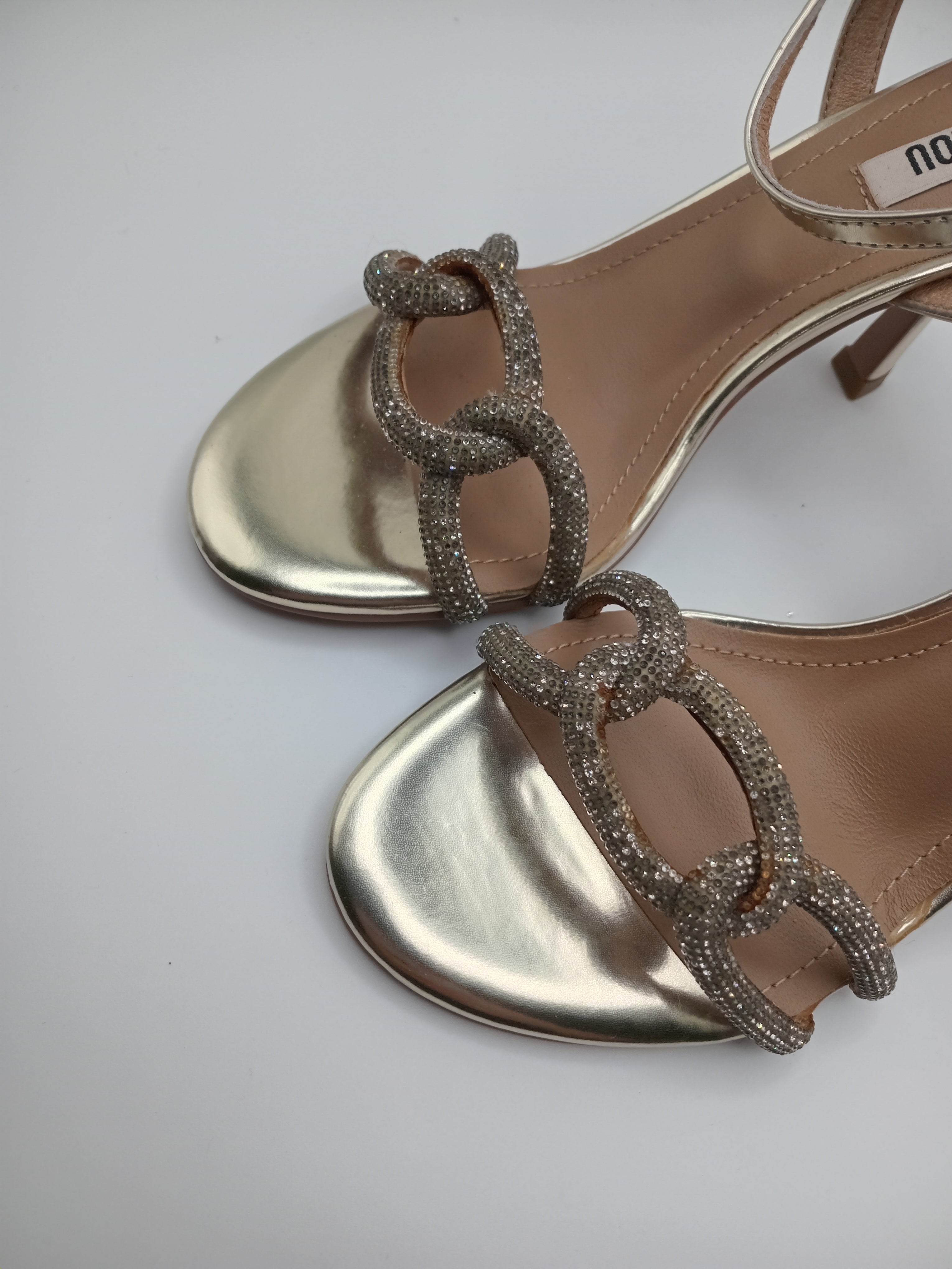 SALTO SANDÁLIA BIBI LOU DOURADO COURO PEDRA BRILHO CRAVEJADA AGULHA