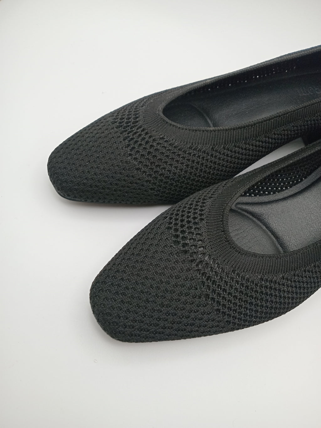 SABRINA SALTO BUONAROTTI PRETO TECIDO LISO BICO QUADRADO