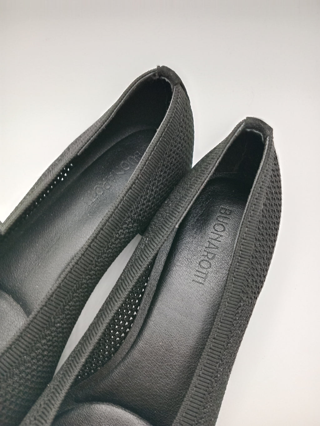 SABRINA SALTO BUONAROTTI PRETO TECIDO LISO BICO QUADRADO