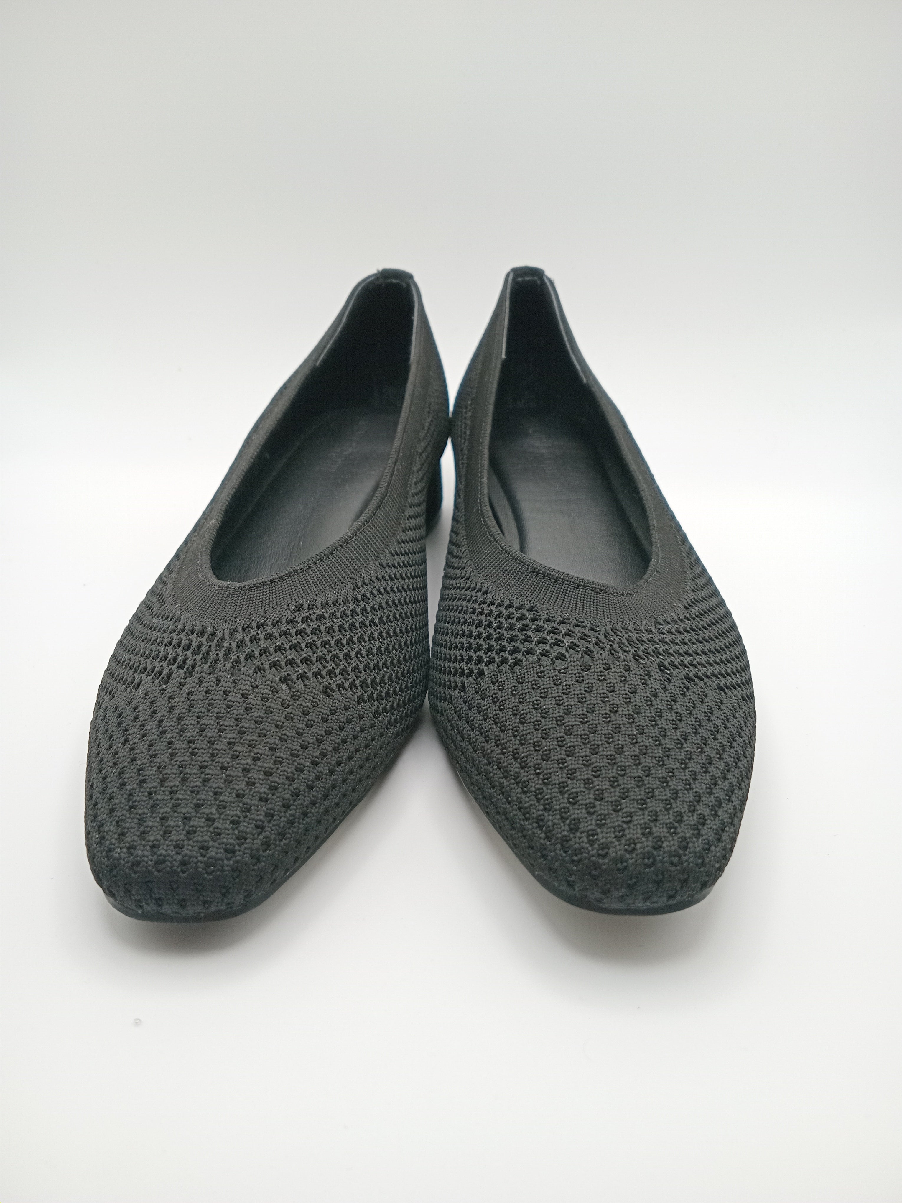 SABRINA SALTO BUONAROTTI PRETO TECIDO LISO BICO QUADRADO