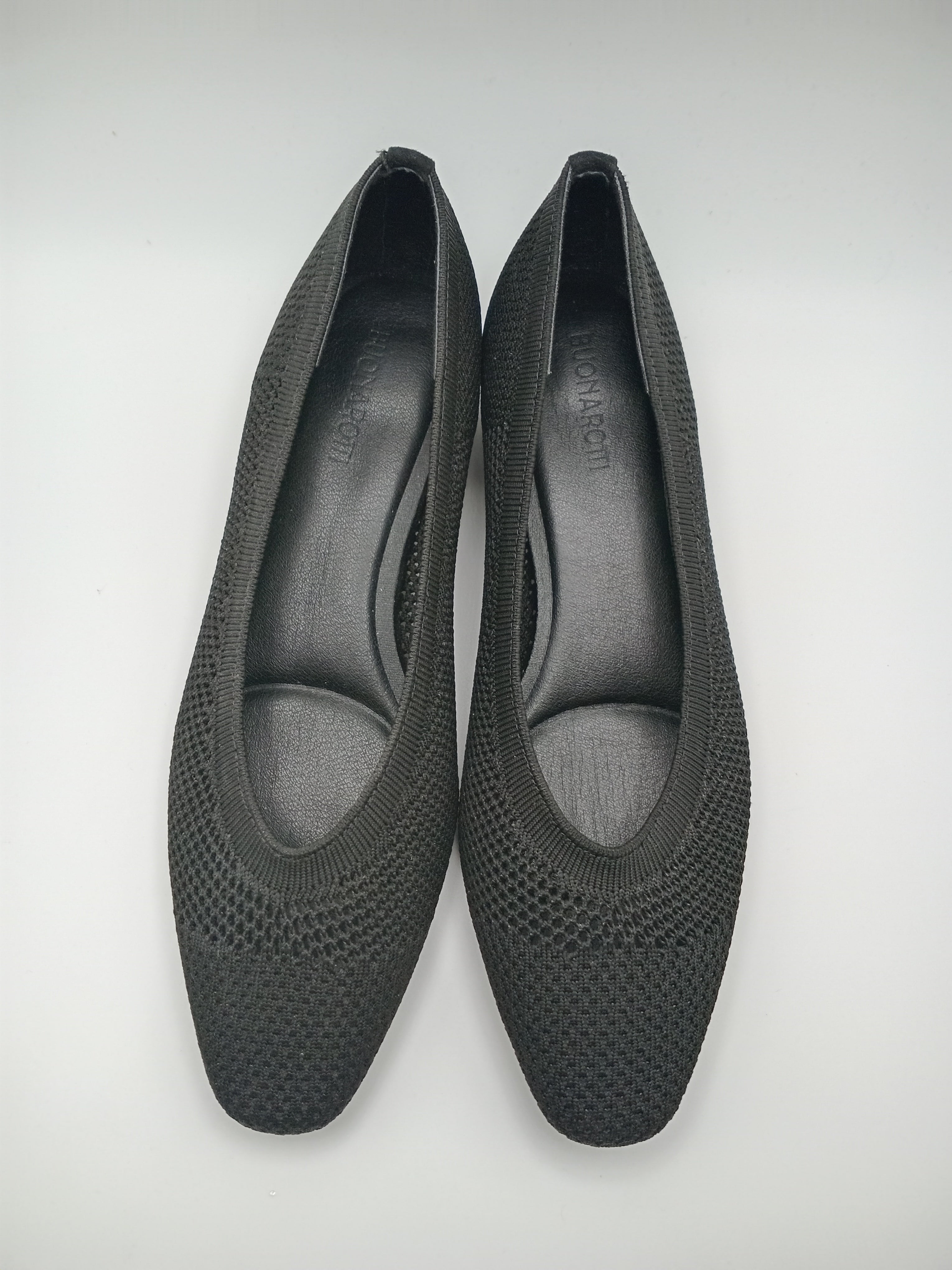 SABRINA SALTO BUONAROTTI PRETO TECIDO LISO BICO QUADRADO