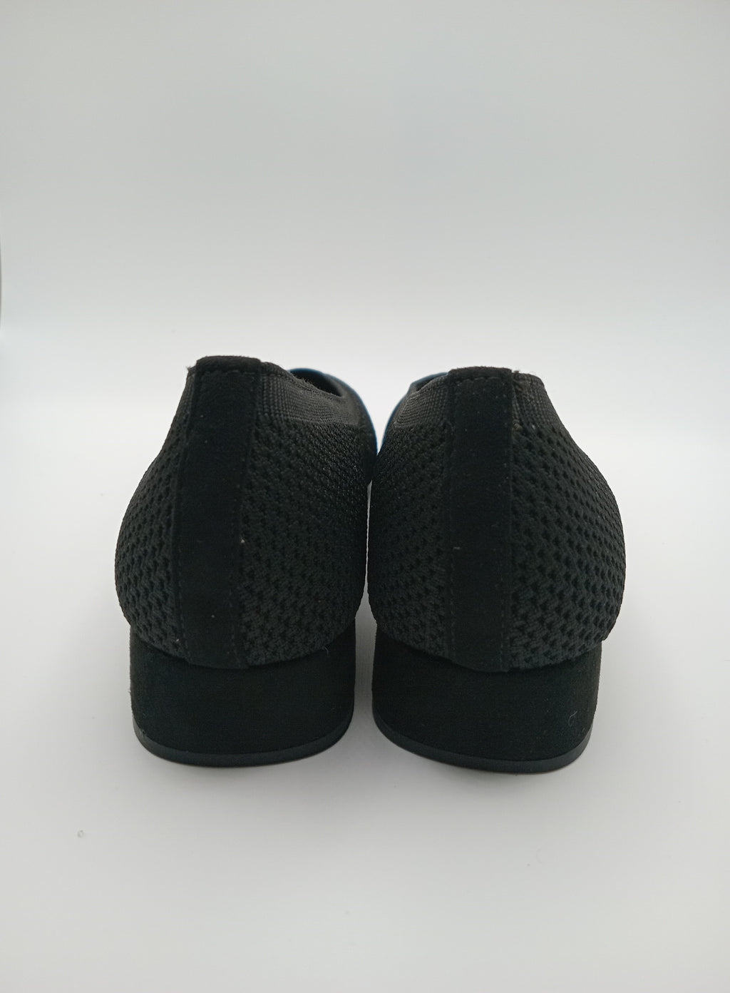 SABRINA SALTO BUONAROTTI PRETO TECIDO LISO BICO QUADRADO