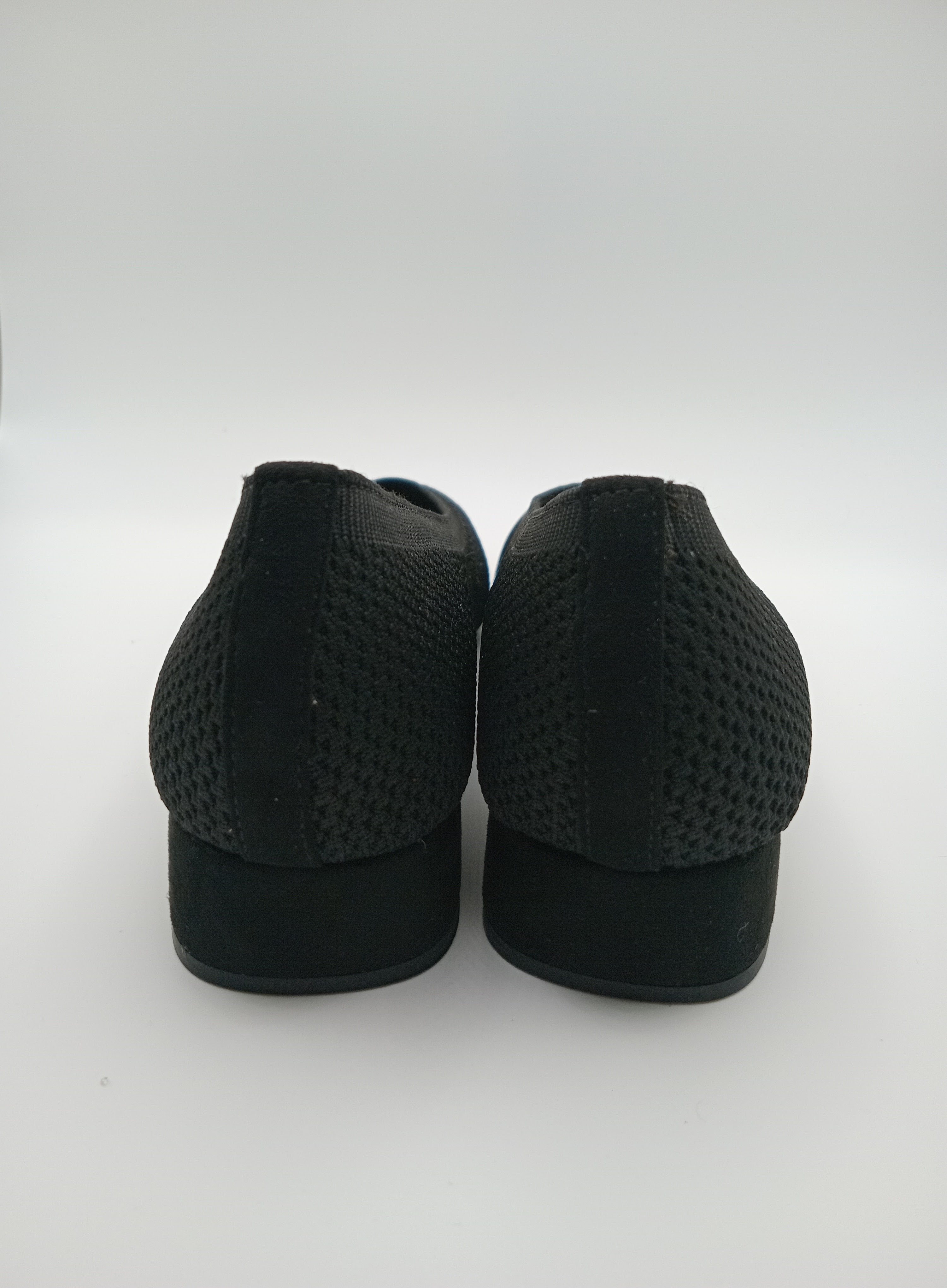 SABRINA SALTO BUONAROTTI PRETO TECIDO LISO BICO QUADRADO