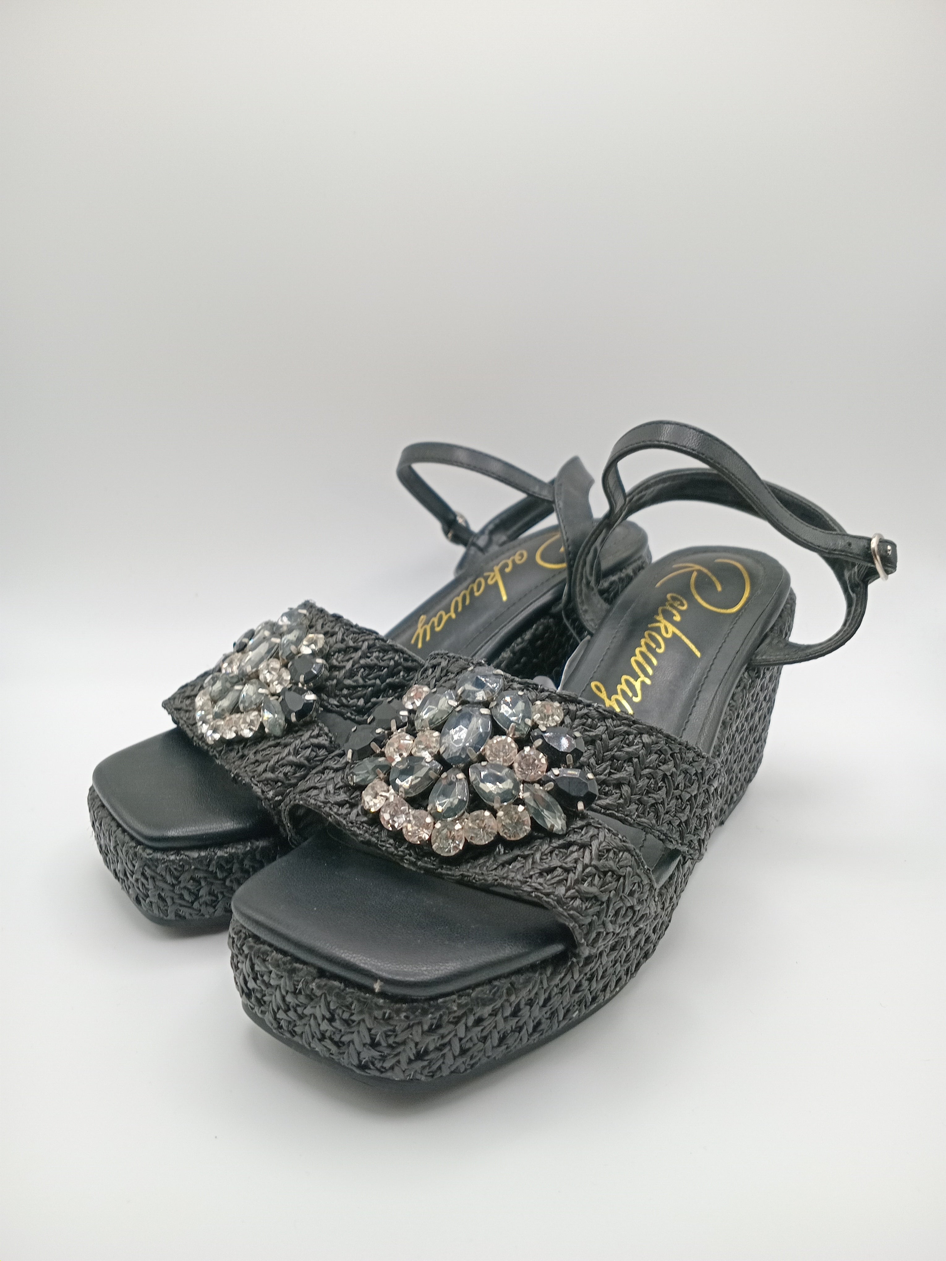 SALTO CUNHA ROCKAWAY PRETA ENTRELACE MACRAME APLICAÇÃO PEDRAS BRILHO BICO QUADRADO