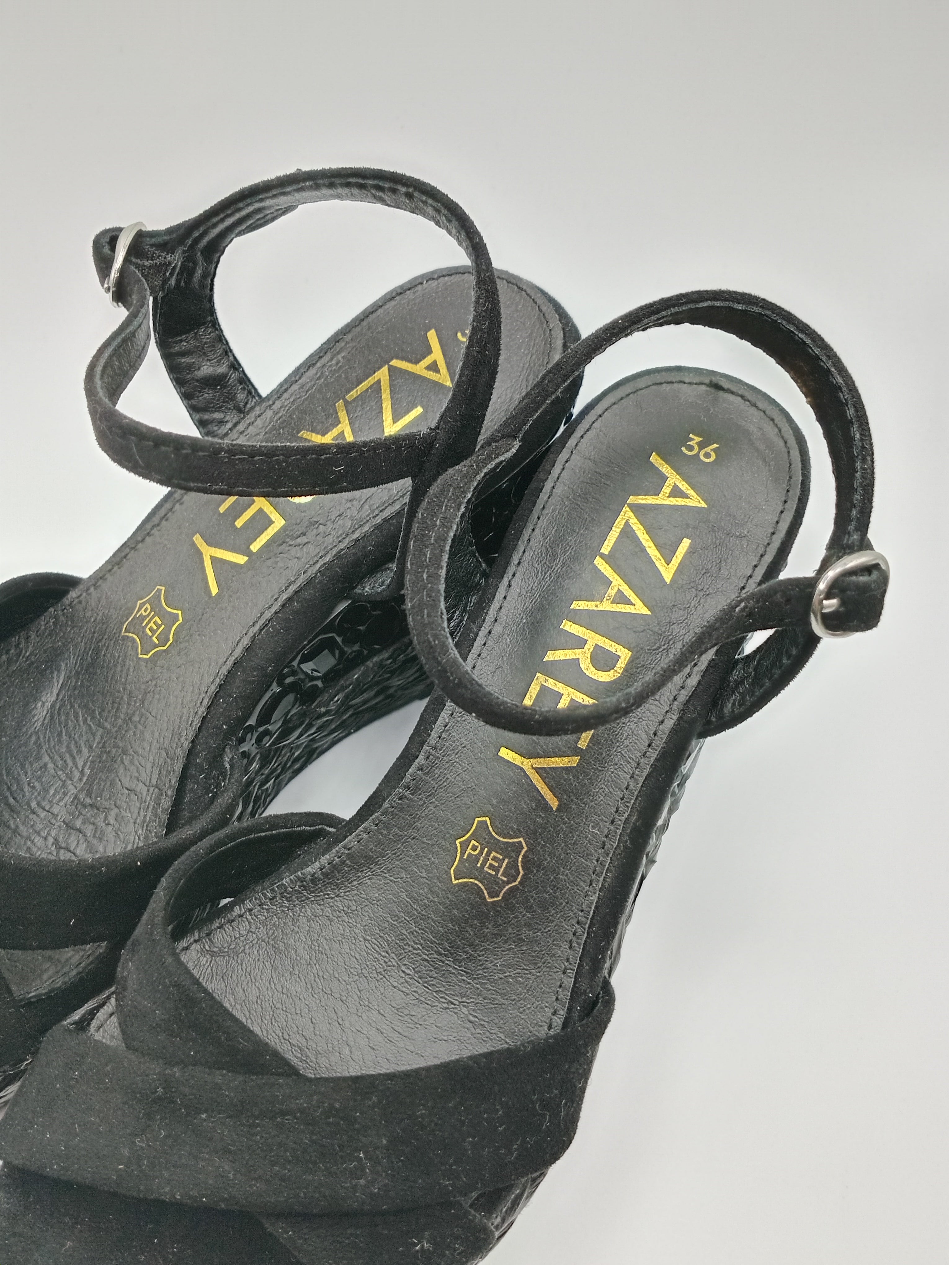 SALTO CUNHA AZZAREY PRETO COURO PEDRAS PALHA