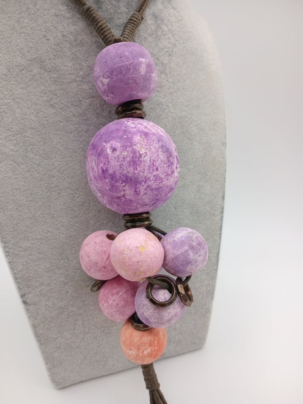 COLAR BOLAS LILÁS ROSA SALMON CORDÃO AJUSTÁVEL