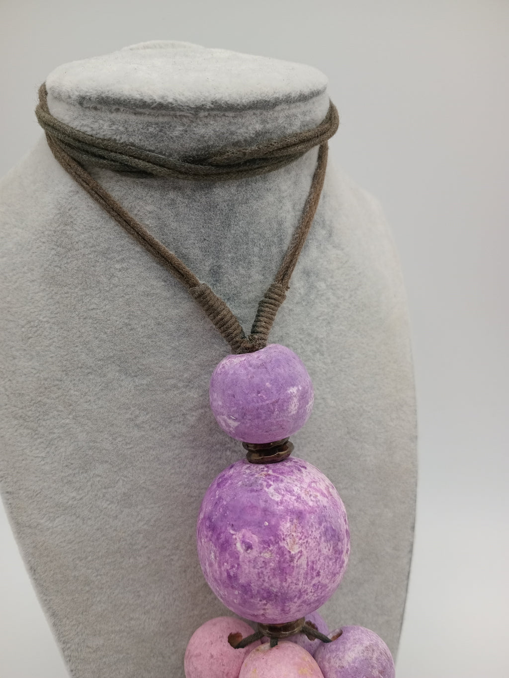 COLAR BOLAS LILÁS ROSA SALMON CORDÃO AJUSTÁVEL