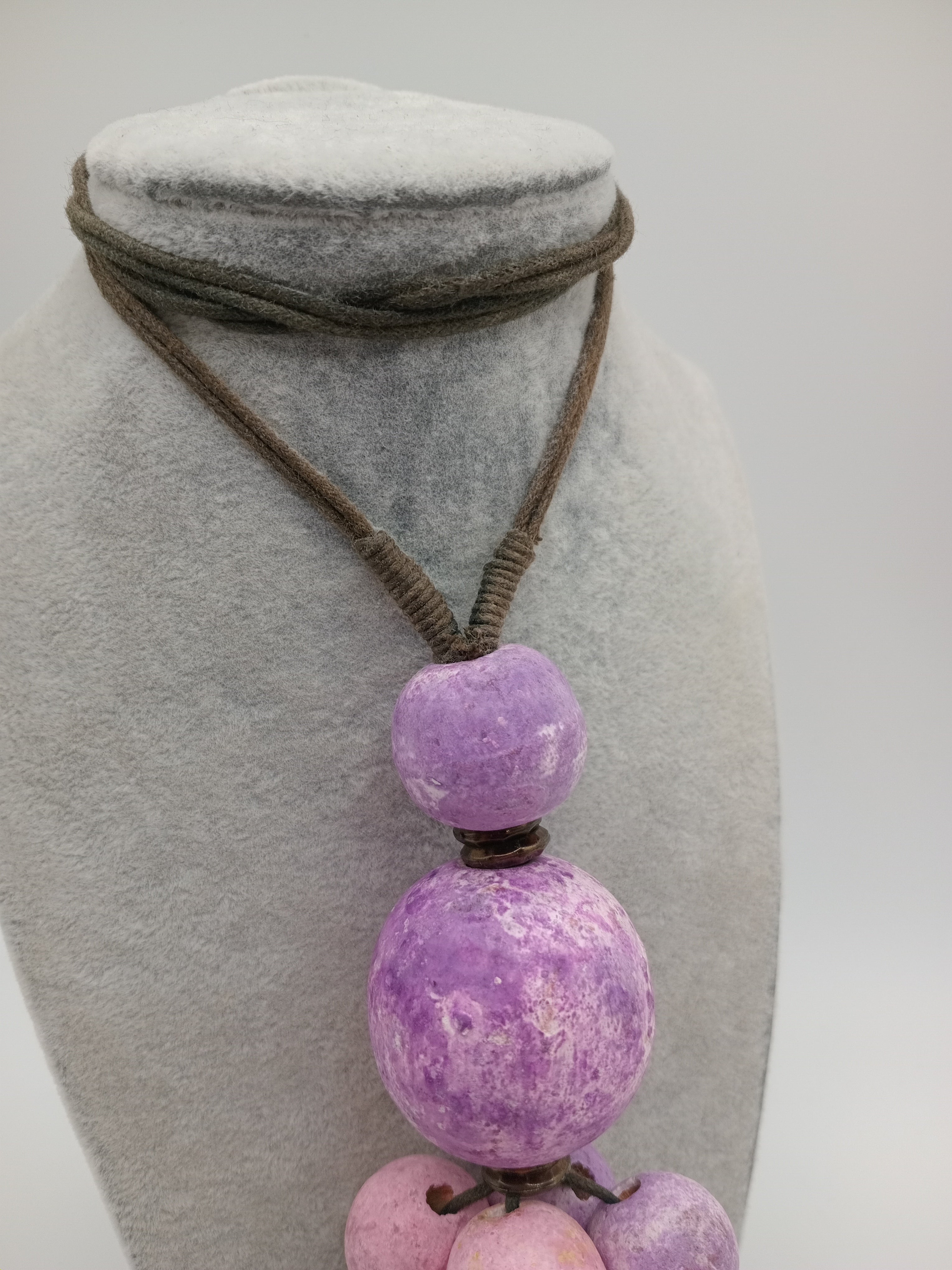 COLAR BOLAS LILÁS ROSA SALMON CORDÃO AJUSTÁVEL