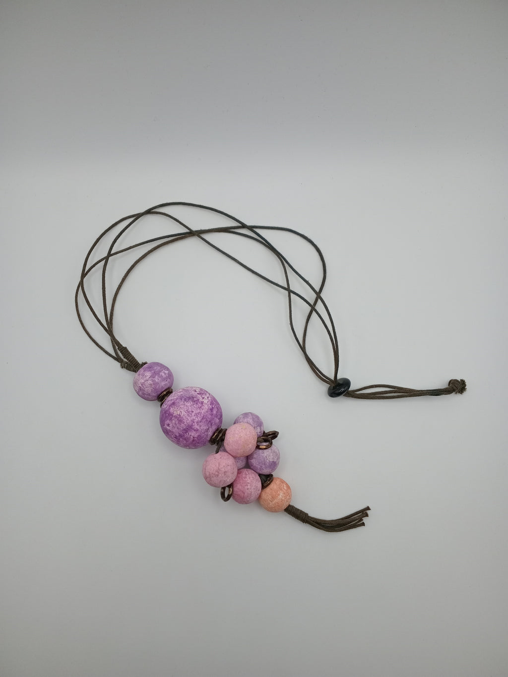 COLAR BOLAS LILÁS ROSA SALMON CORDÃO AJUSTÁVEL