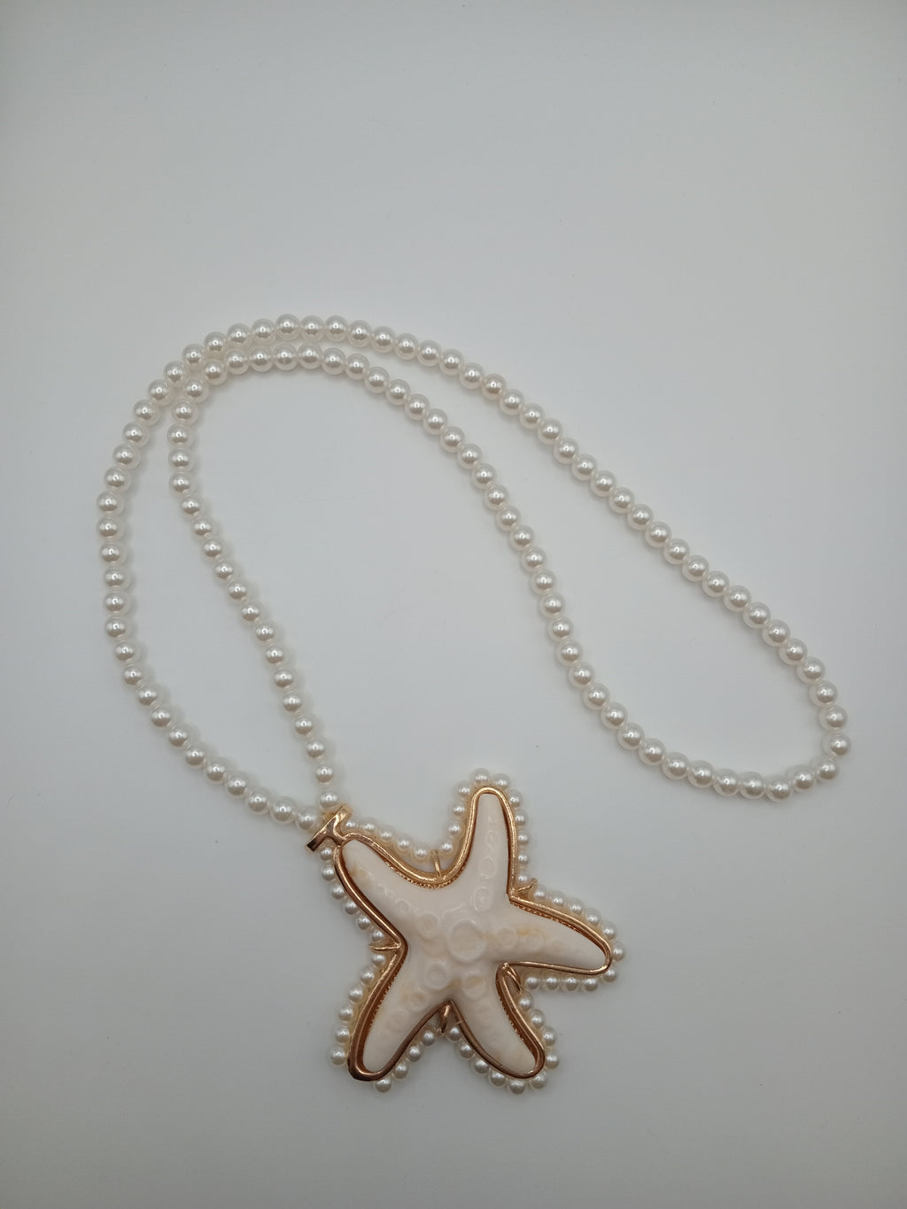 COLAR ESTRELA DO MAR PÉROLAS FAKE