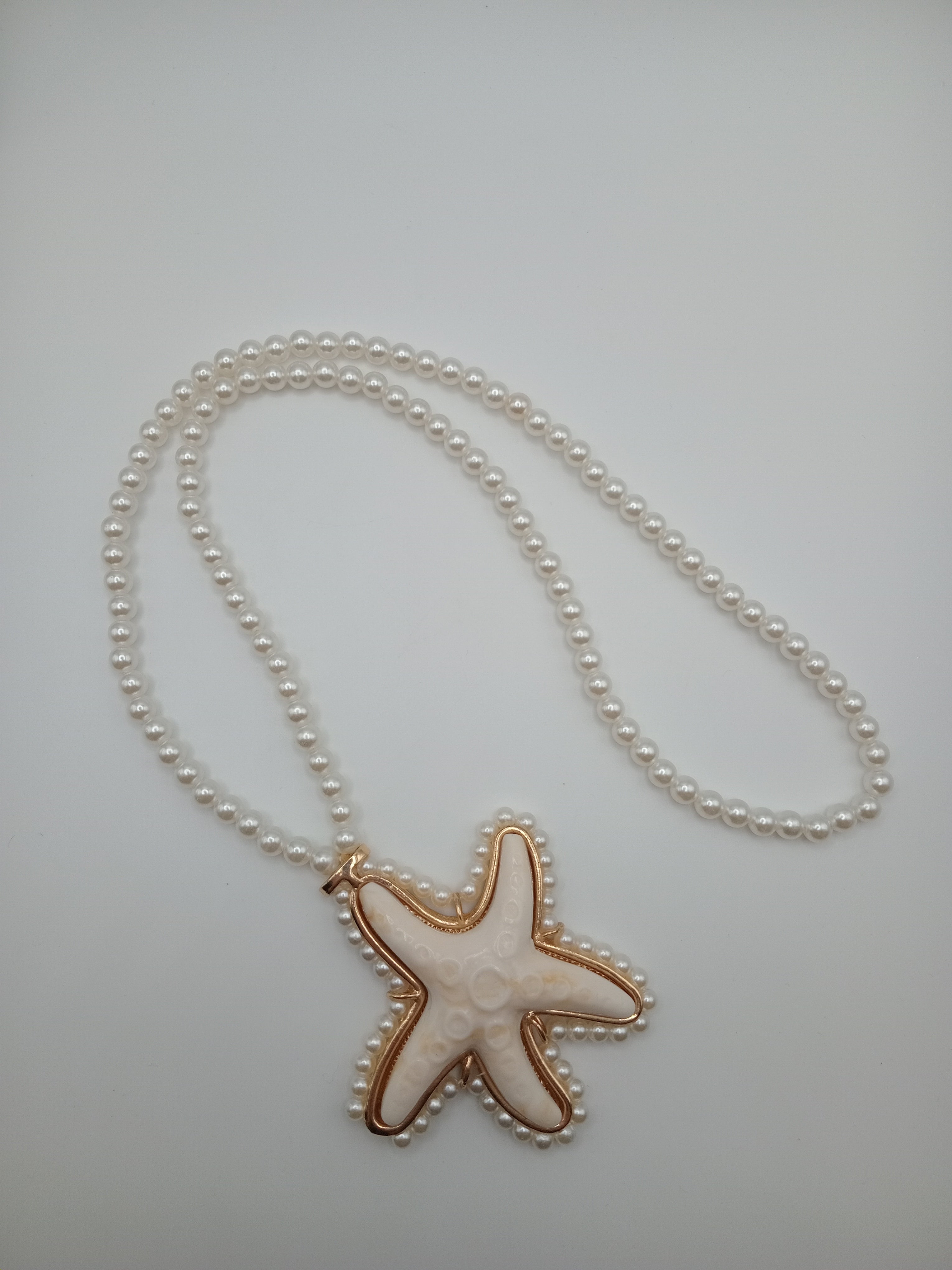 COLAR ESTRELA DO MAR PÉROLAS FAKE