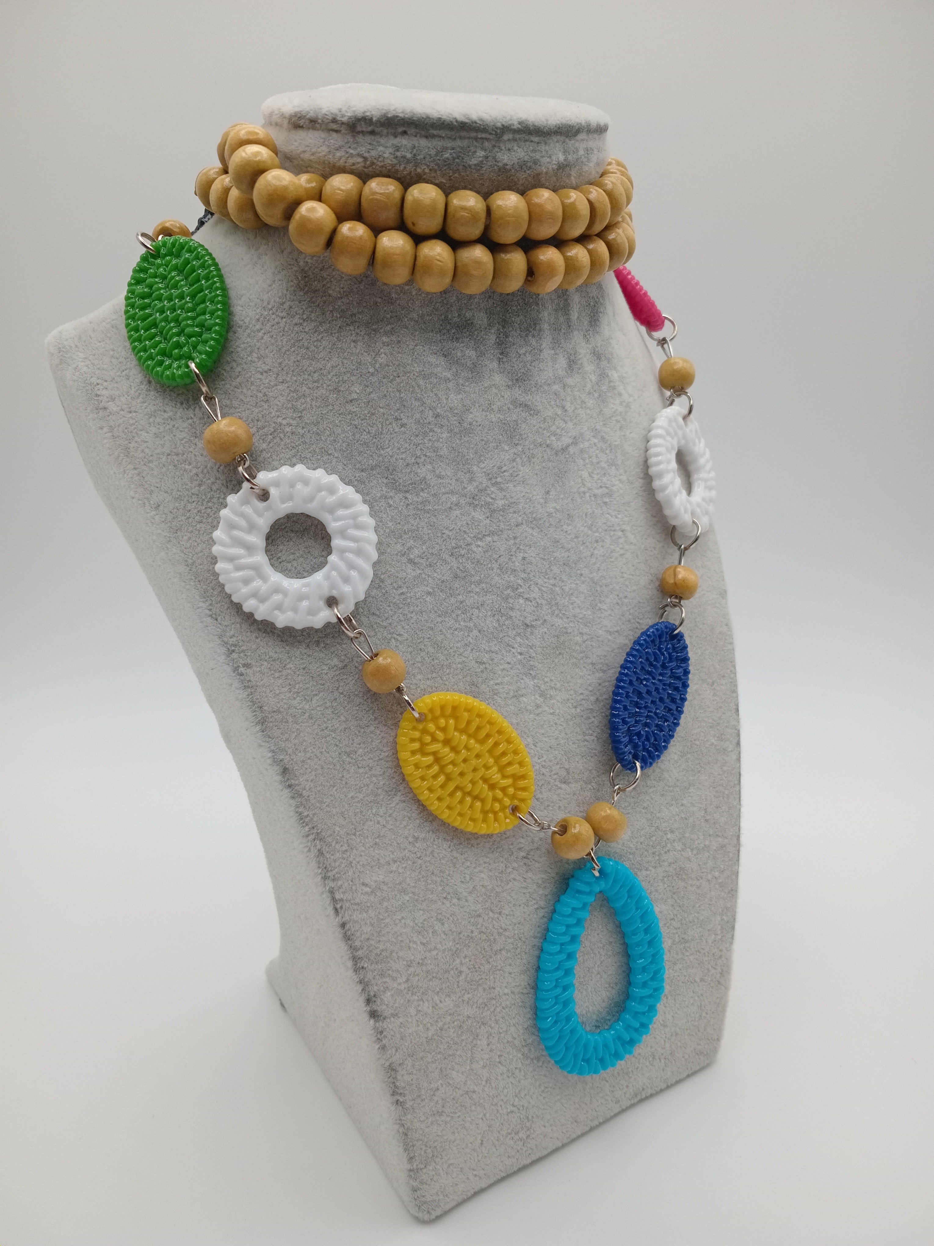 COLAR MISSANGAS MULTI CORES FORMAS AZUL AMARELO BRANCO ROSA VERDE PRETO