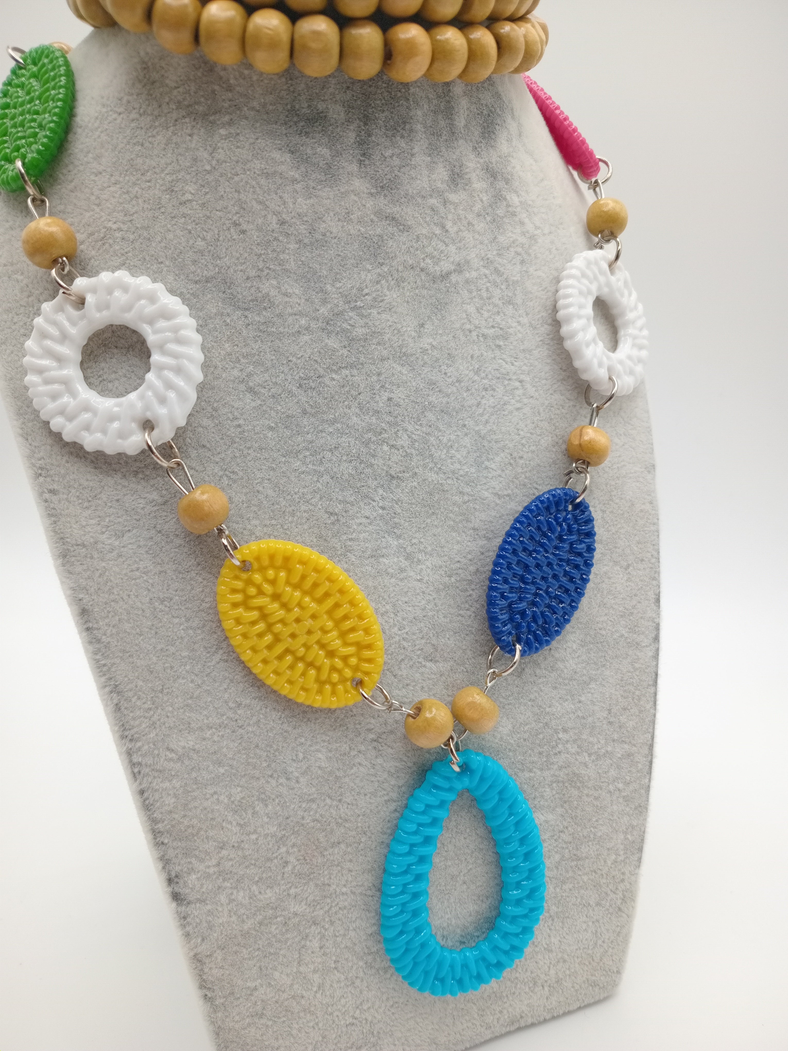 COLAR MISSANGAS MULTI CORES FORMAS AZUL AMARELO BRANCO ROSA VERDE PRETO