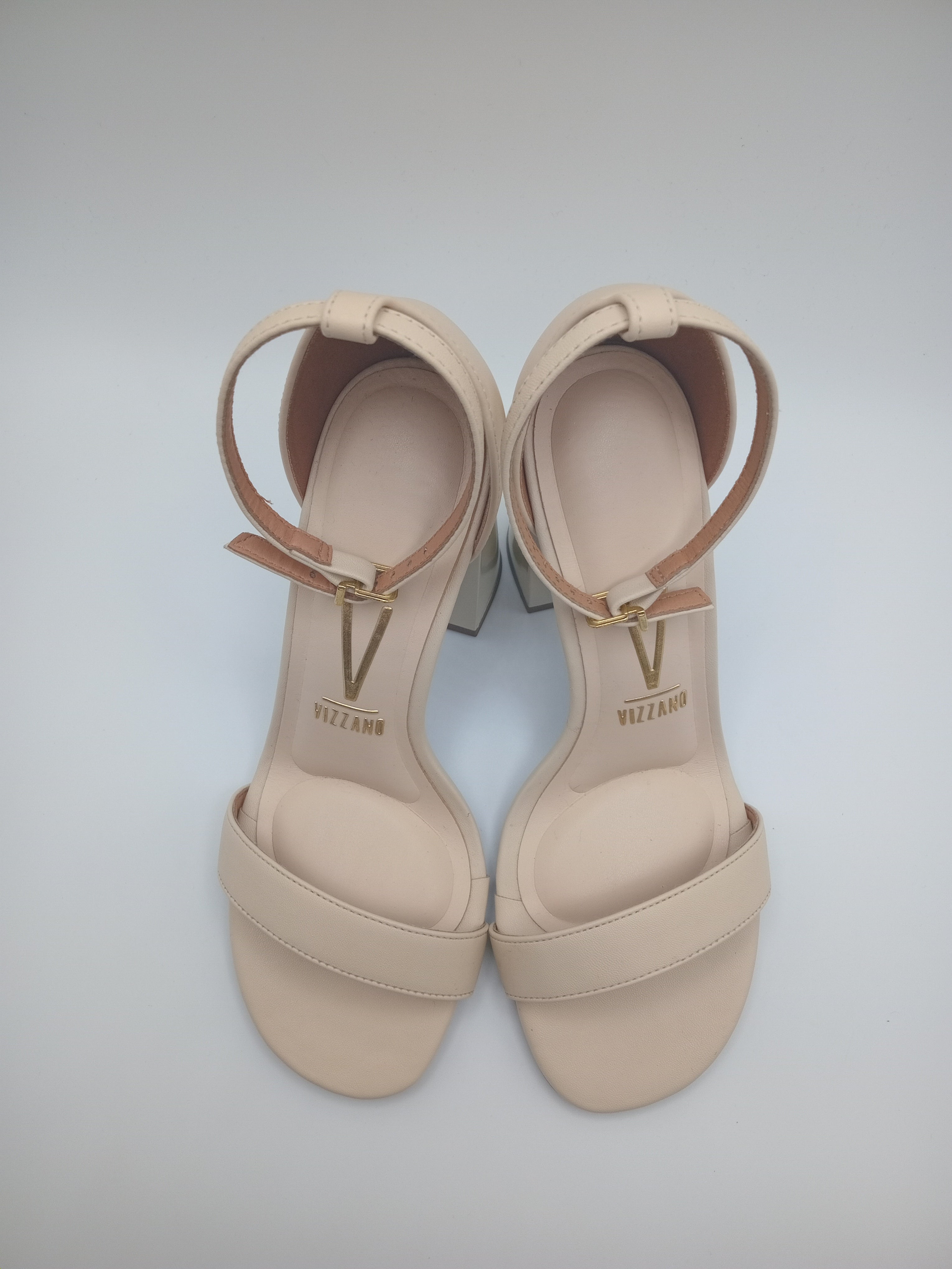 Sandália Vizzano Salto Bloco Médio; Calçado Feminino Clássico Bege Creme Nude; Sapato com Pulseira no Tornozelo para Casamentos e Festas