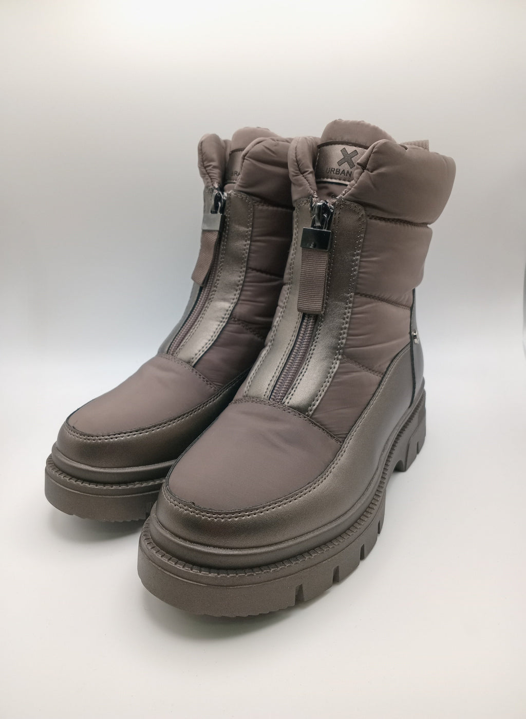 BOTA XTI CINZA PRATA ZIPER FRONTAL TECIDO IMPERMEAVEL