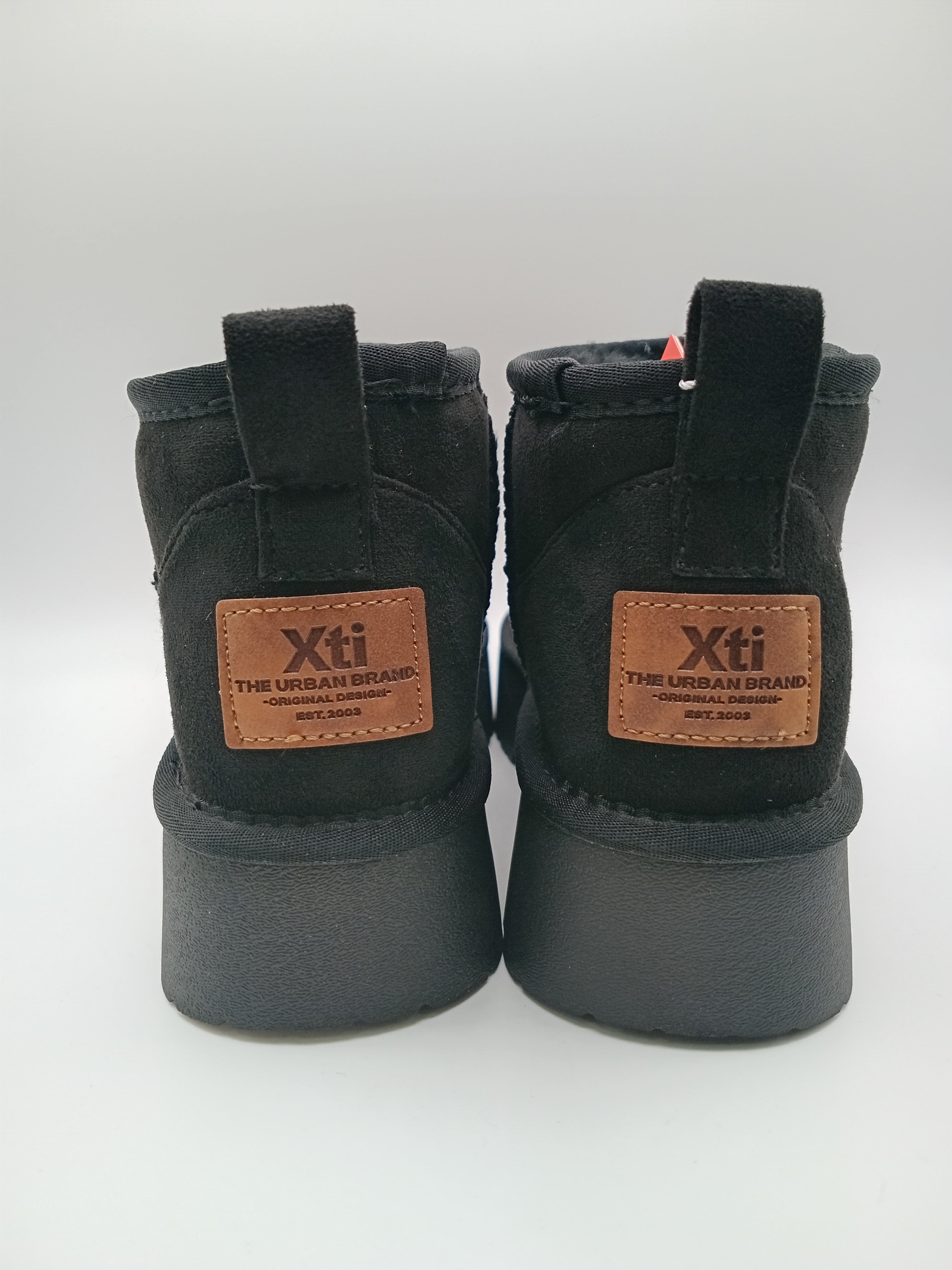 BOTA PANTUFA XTI PRETO PELOS VELUDO ETIQUETA CASTANHO