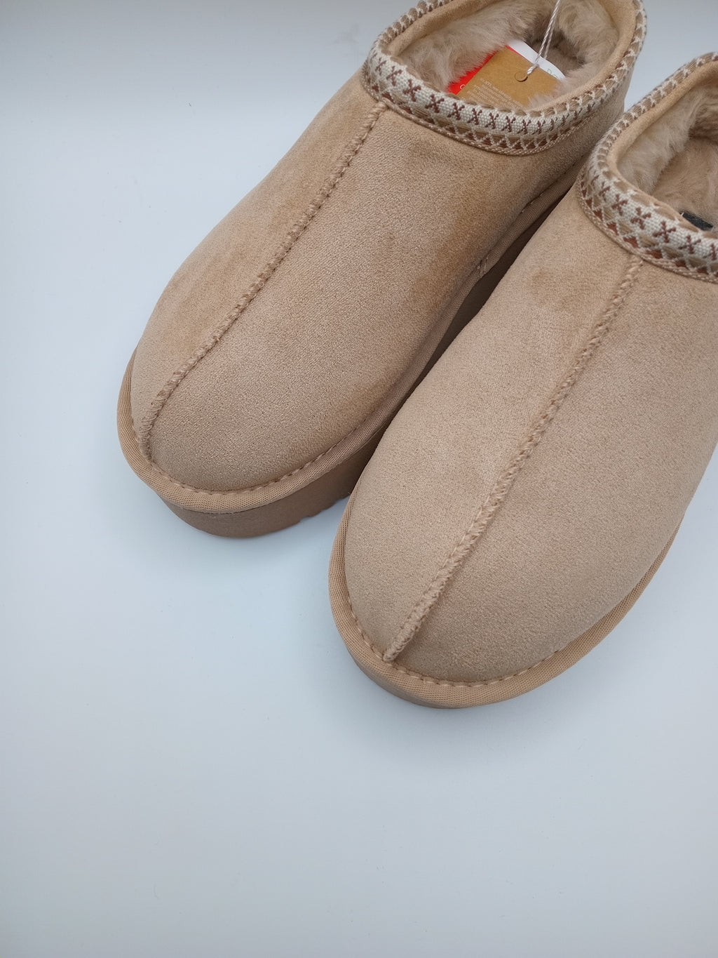 SOCAS PANTUFAS XTI CASTANHO PELOS CAMURÇA BORDADO X