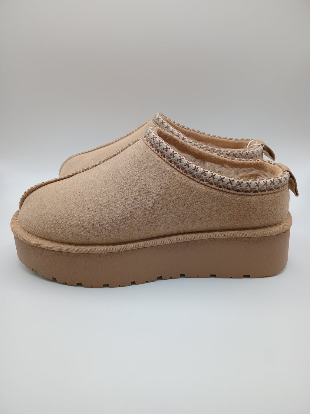 SOCAS PANTUFAS XTI CASTANHO PELOS CAMURÇA BORDADO X