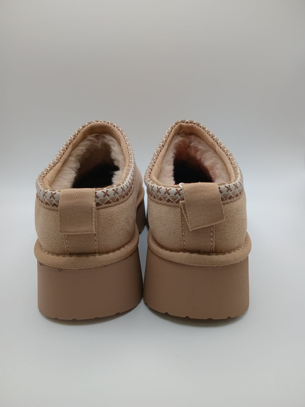 SOCAS PANTUFAS XTI CASTANHO PELOS CAMURÇA BORDADO X