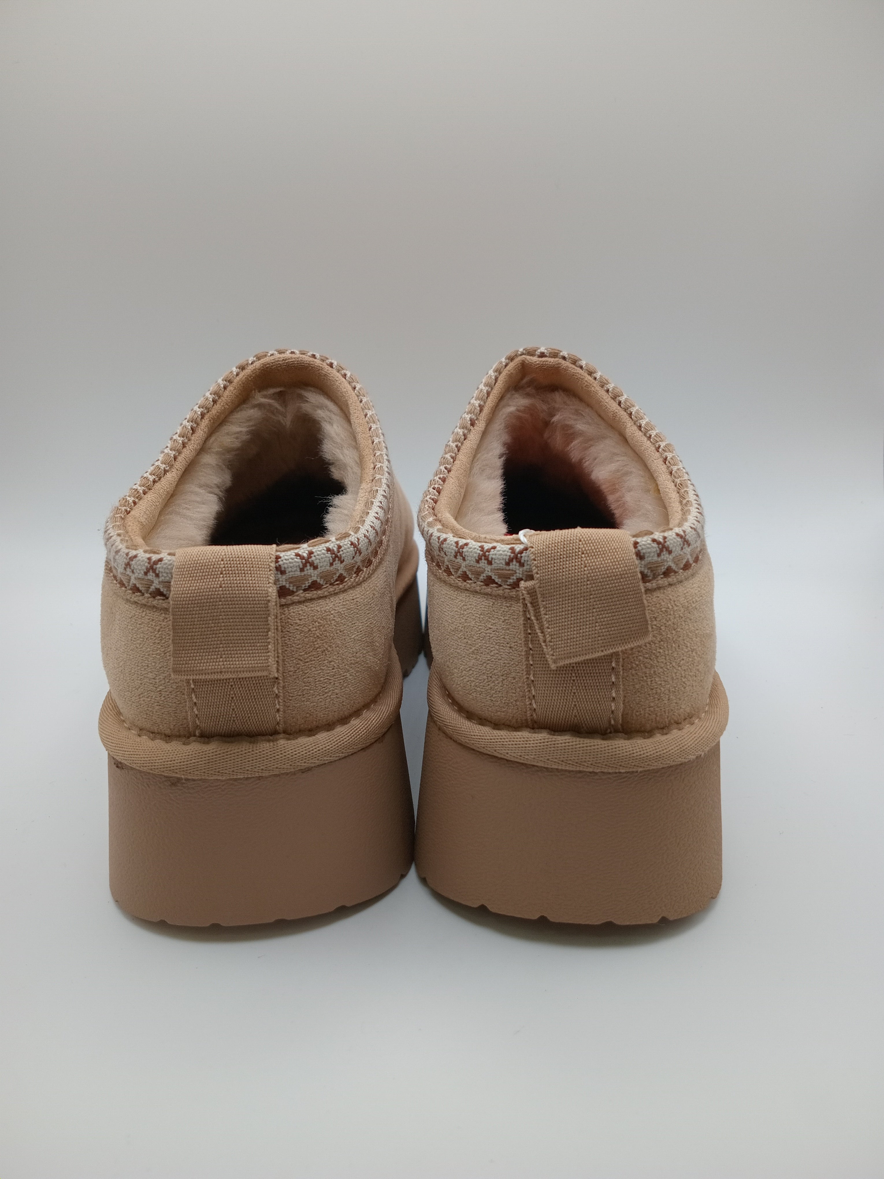 SOCAS PANTUFAS XTI CASTANHO PELOS CAMURÇA BORDADO X