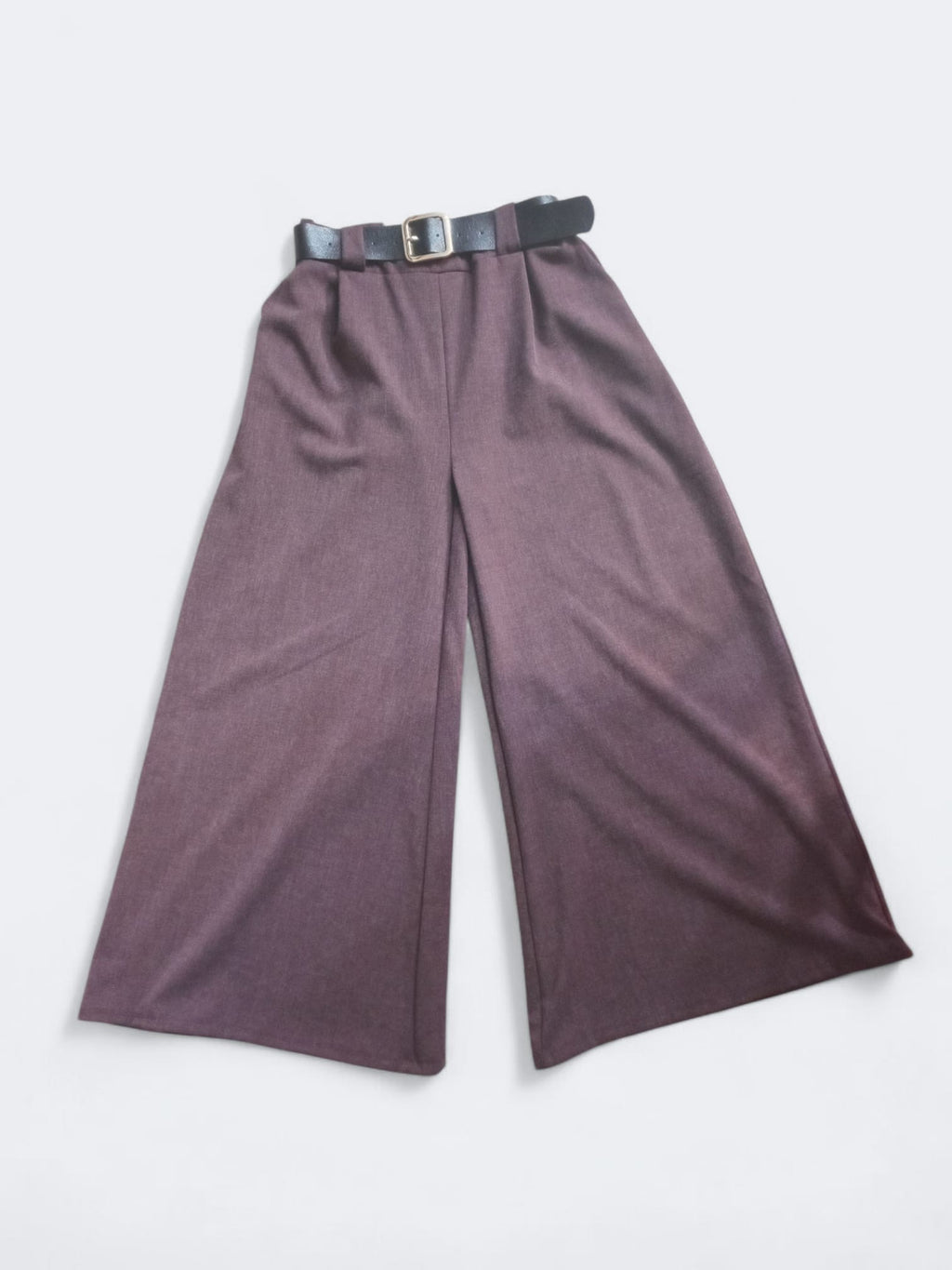 CALÇA FLAIR CAMILLE FRANCE BORDO CINTO PRETO FIVELA DOURADA