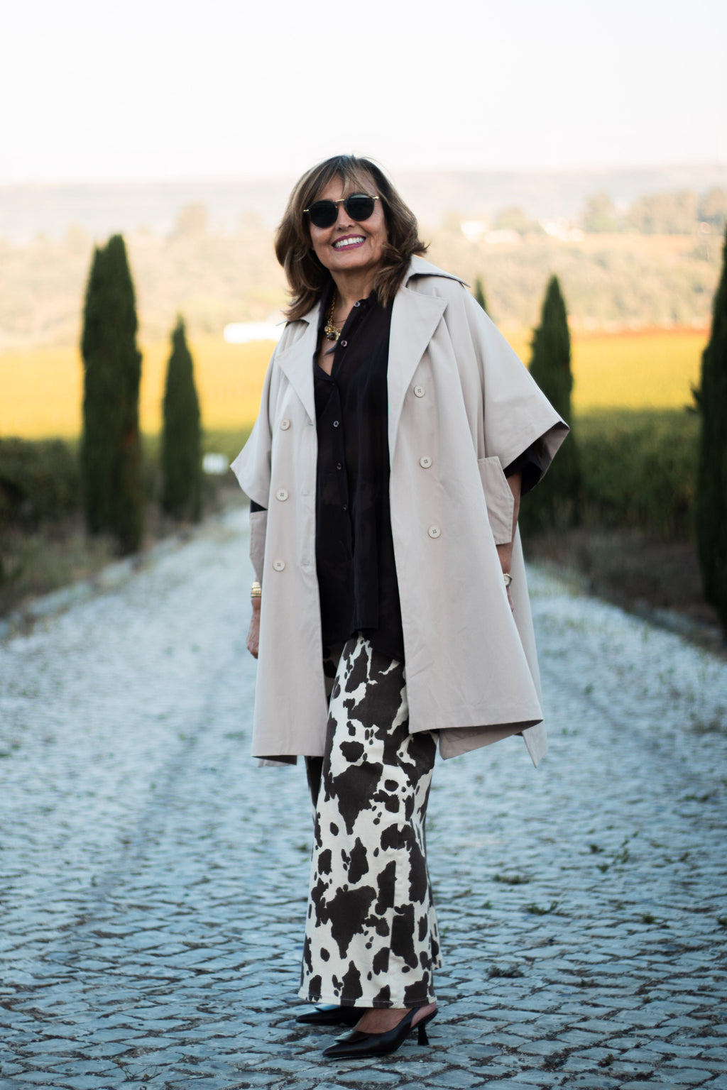 CALÇA RETA Y•TWO WOMAN VACA COW CASTANHO ESCURO E BEGE BOLSOS ZIPER