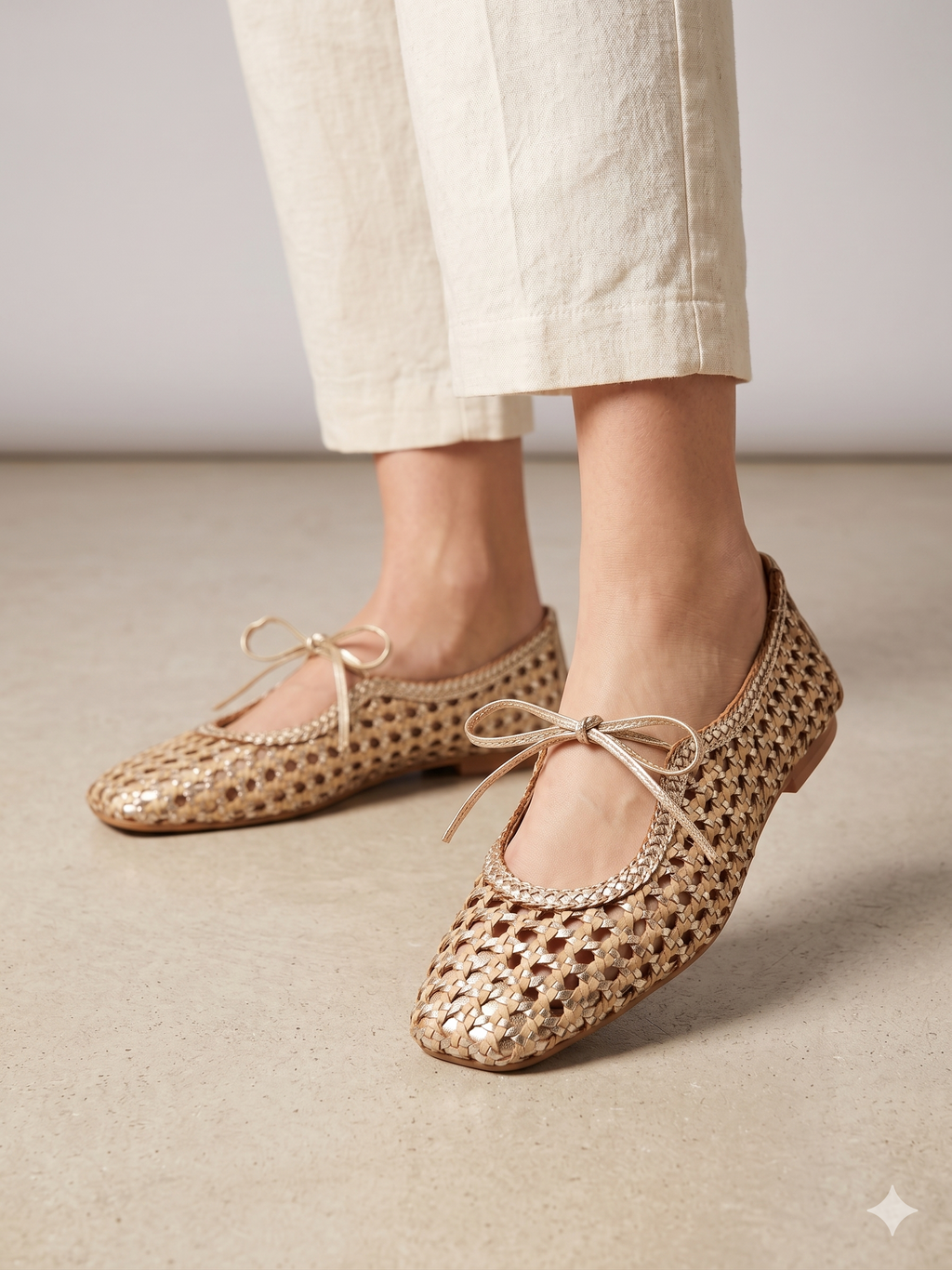 Sabrinas Rasas Gioseppo Worden Mulher Douradas Platinum; Sapatos Bailarinas de Bico Quadrado em Pele Entrançada com Atacadores Casual Confortável