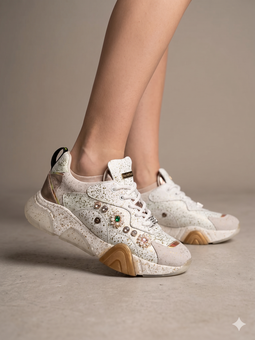 Ténis Femininos Free Feel Feet Chunky Decorados com Cristais e Pérolas, Sapatilhas de Luxo com Sola Plataforma Confortável e Detalhes Dourados