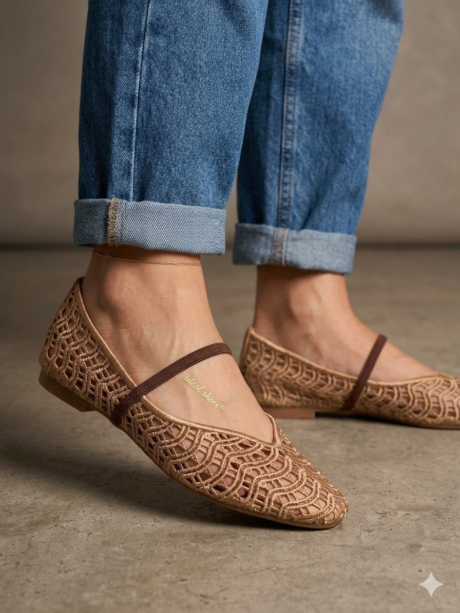 Sapatilhas de senhora em crochê camel Ideal Shoes, sabrinas rasas confortáveis com tira, sapatos casuais de verão respiráveis, novos e elegantes.