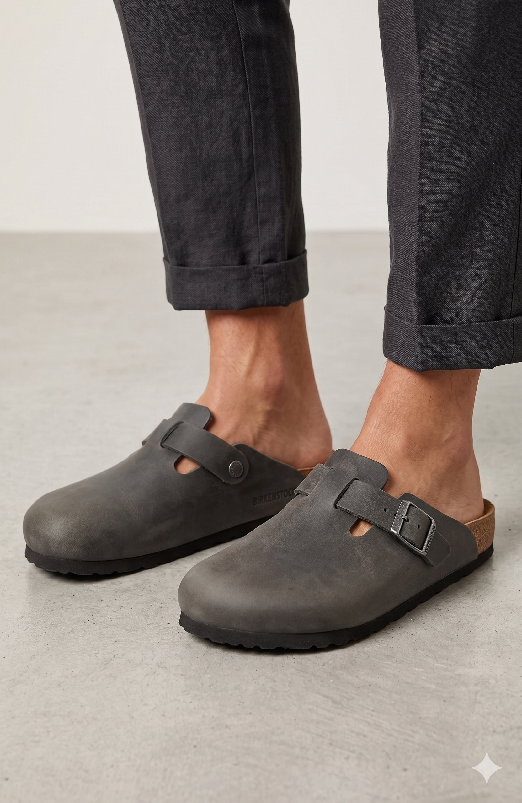 Sapatos Birkenstock Boston BS Desert dust Black Cinza asfalto Preto casuais de camurça com fivela ajustável, socos confortáveis com sola de cortiça ergonómica, calçado unissexo estilo clássico para uso diário