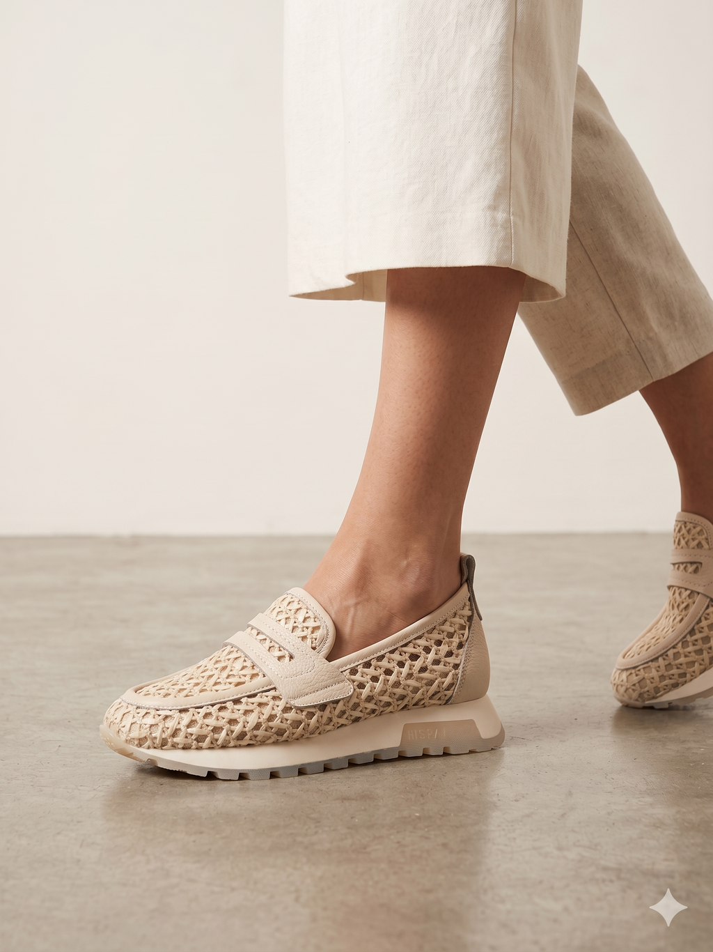 Sapatos Moccasins Femininos Hispanitas em Ráfia Entrelaçada Bege, Ténis de Verão com Sola de Plataforma Confortável, Calçado Casual e Elegante de Estilo Slip-on para Senhora.