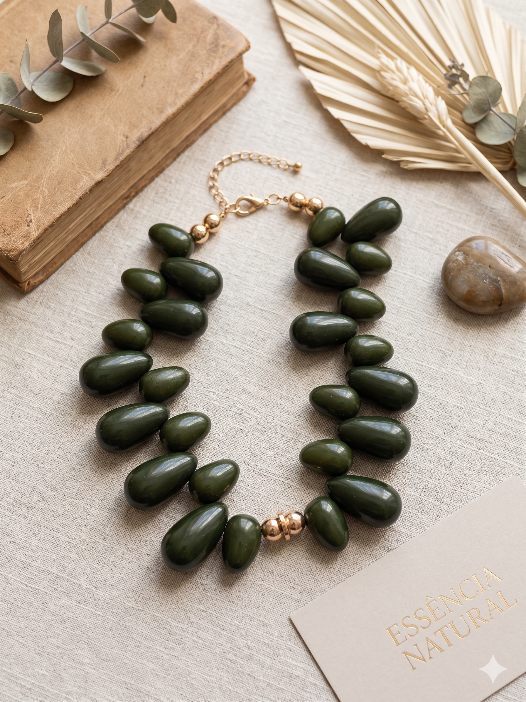 Colar Pedras Grandes Verde Escuro Gargantilha Moderna Ajustável Acabamento Dourado Bijuteria Feminina de Luxo Acessório Elegante para Festas