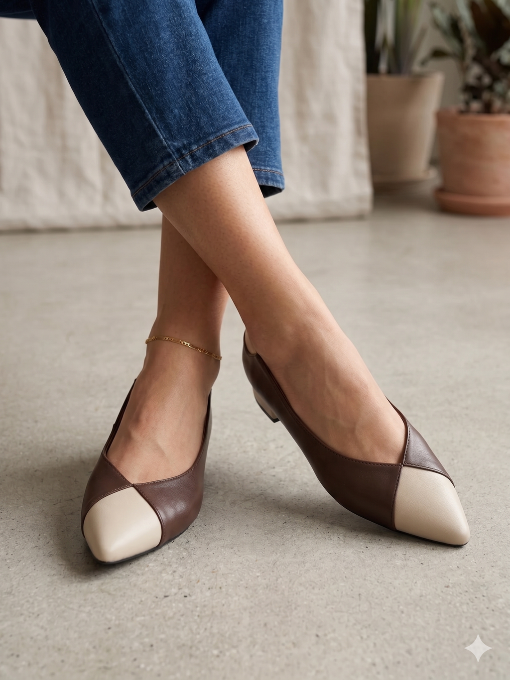 Sapatos Buonarotti de Mulher Bicolores Beges e Pretos; Sabrinas Elegantes com Biqueira Fina; Calçado de Senhora Clássico Casual; Sapatos de Salto Baixo Confortáveis Moda Portugal